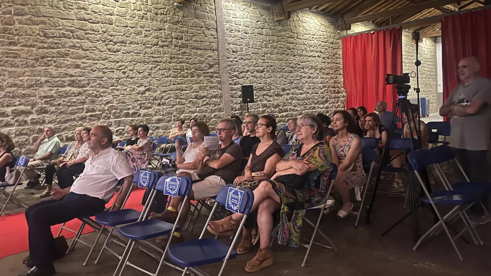 Proyección de 'Ramón y Cajal: dibujos en la retina' y coloquio en el Festival de Cortometrajes de Ayerbe. Foto Mercedes Manterola