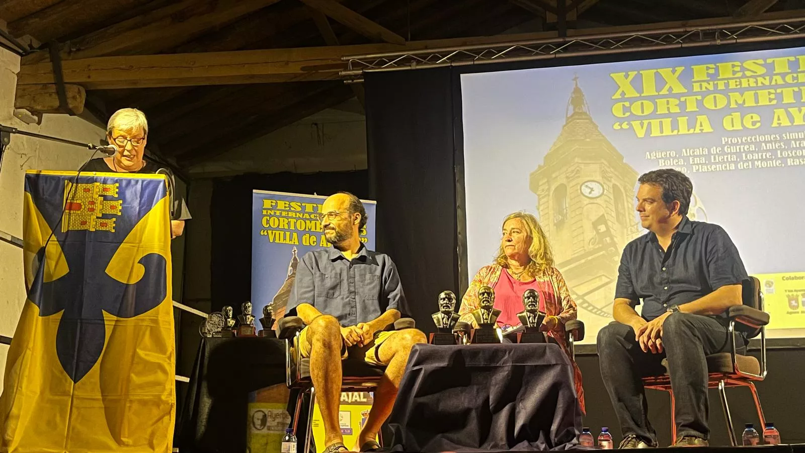 Proyección de 'Ramón y Cajal: dibujos en la retina' y coloquio en el Festival de Cortometrajes de Ayerbe. Foto Mercedes Manterola
