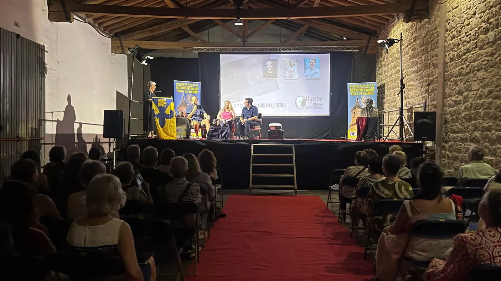 Proyección de 'Ramón y Cajal: dibujos en la retina' y coloquio en el Festival de Cortometrajes de Ayerbe. Foto Mercedes Manterola