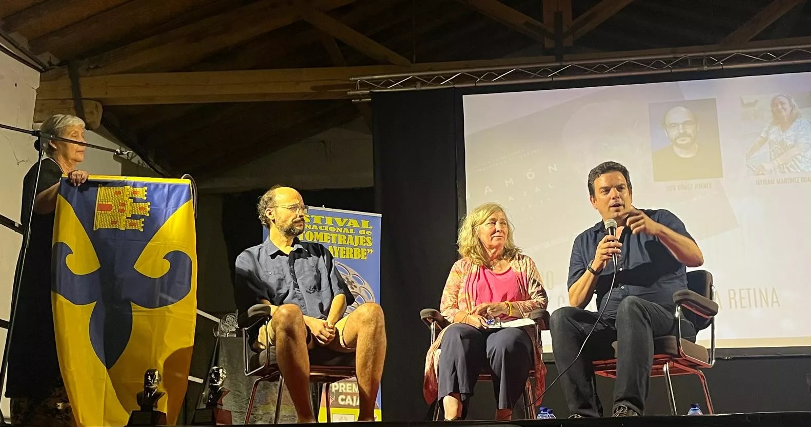 Proyección de 'Ramón y Cajal: dibujos en la retina' y coloquio en el Festival de Cortometrajes de Ayerbe. Foto Mercedes Manterola