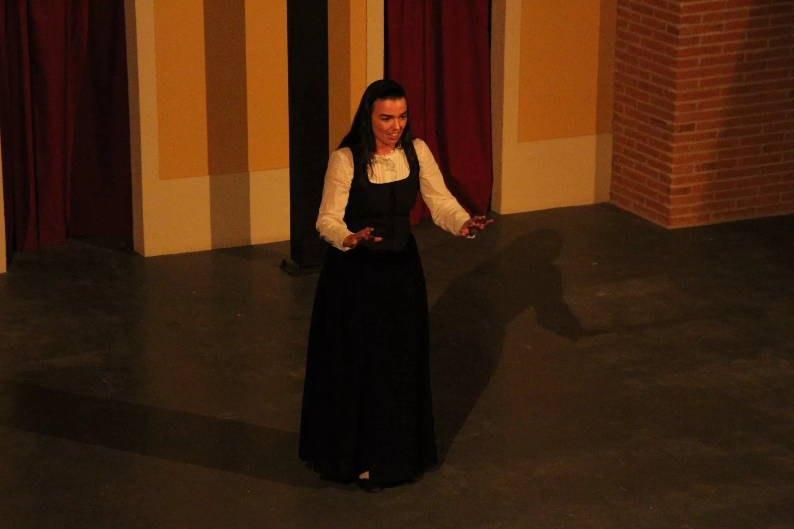 “El perro del Hortelano” en el Corral de Comedias de Robres. Foto Carlos Neofato