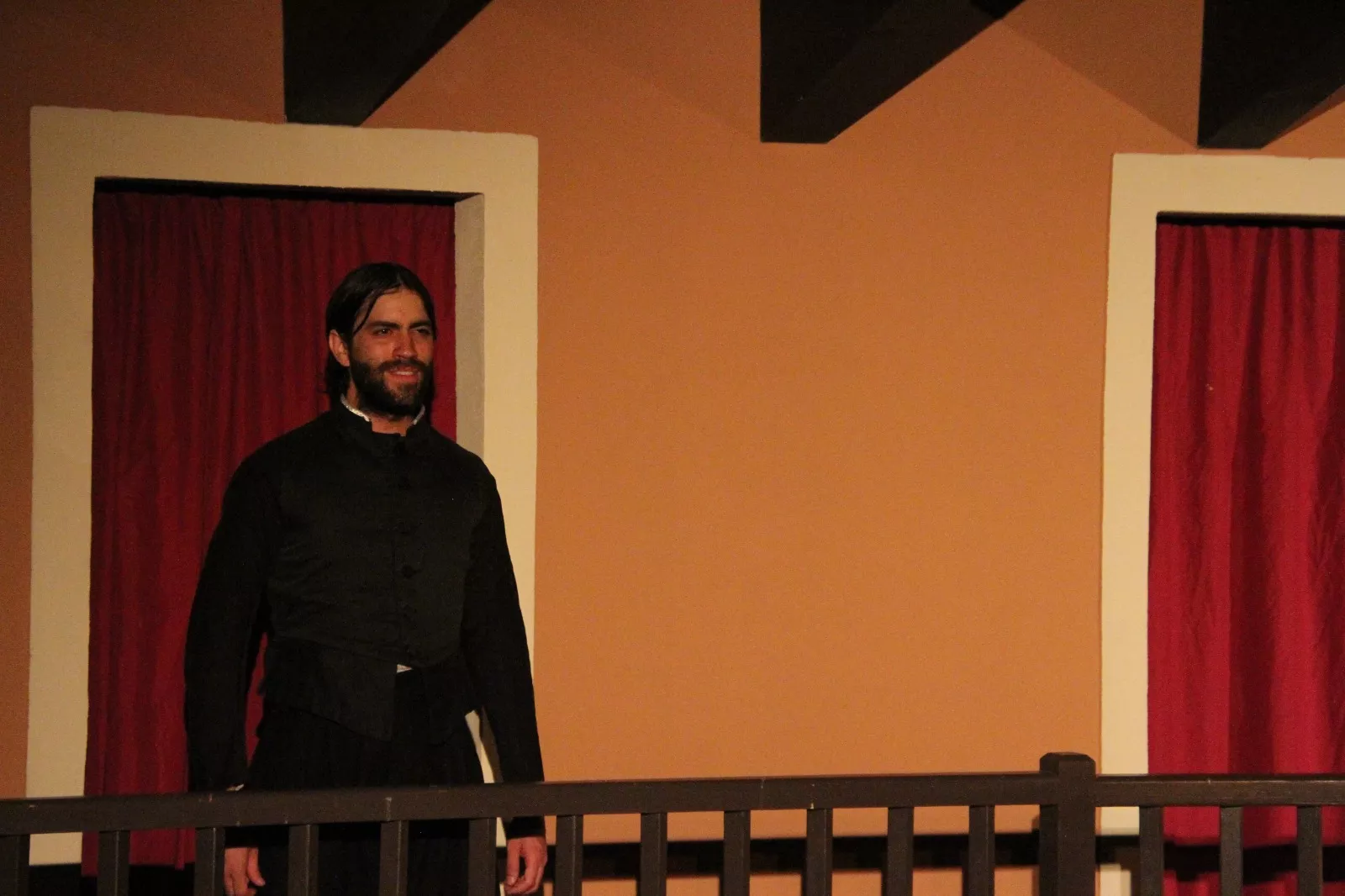 “El perro del Hortelano” en el Corral de Comedias de Robres. Foto Carlos Neofato