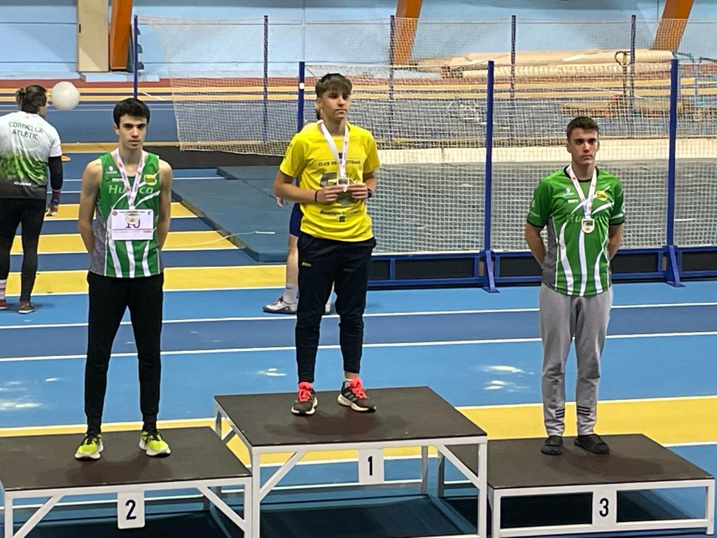  Imágenes del Campeonato de Aragón Sub-18 de pista cubierta. Rubén Manzano plata y Alberto Santolaria bronce en pértiga