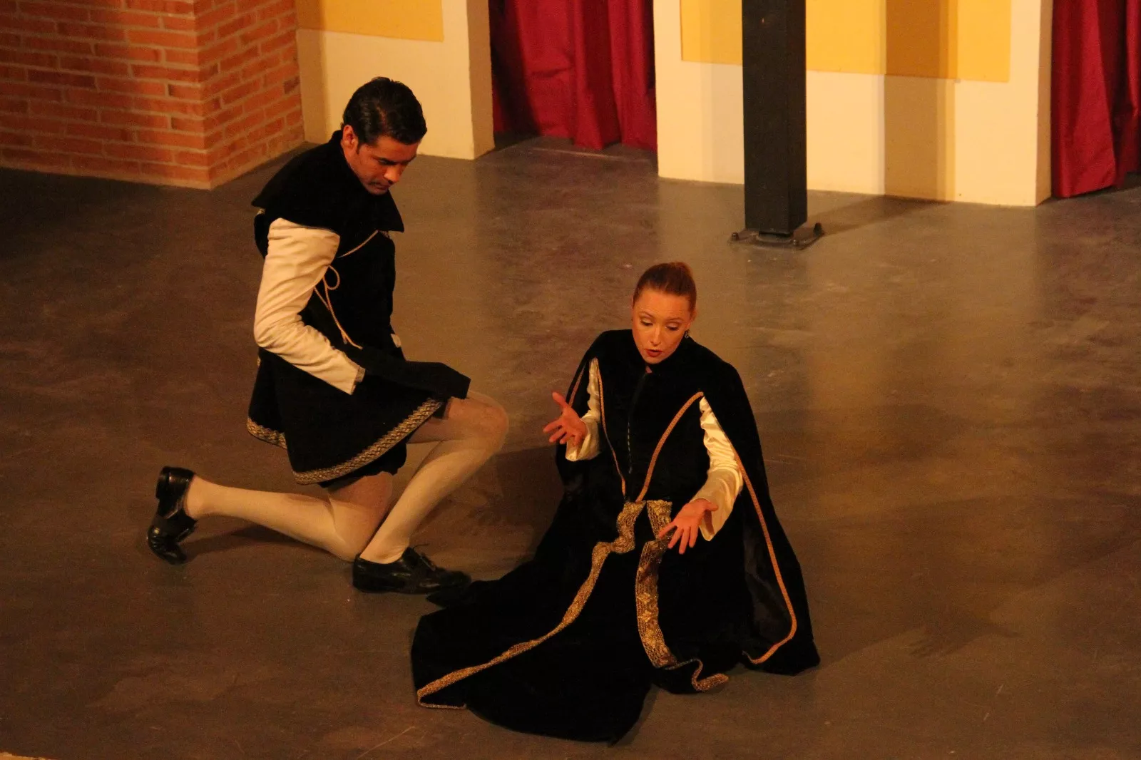 “El perro del Hortelano” en el Corral de Comedias de Robres. Foto Carlos Neofato