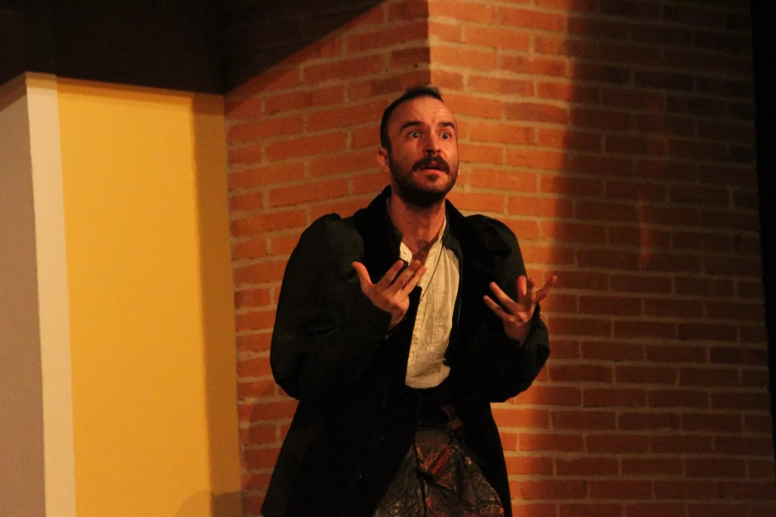 “El perro del Hortelano” en el Corral de Comedias de Robres. Foto Carlos Neofato