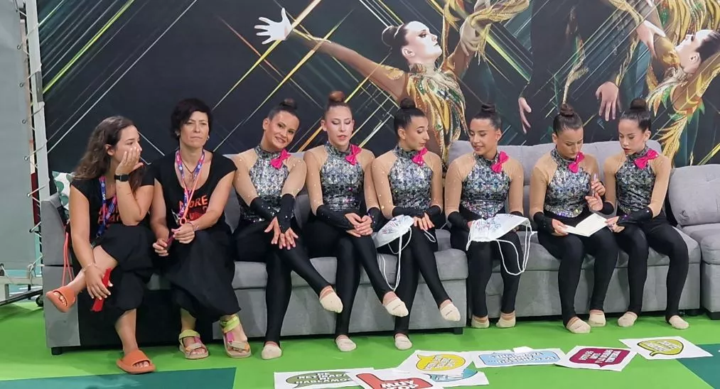 Club 90 Junior programa corto. Con faldas y a lo loco 
