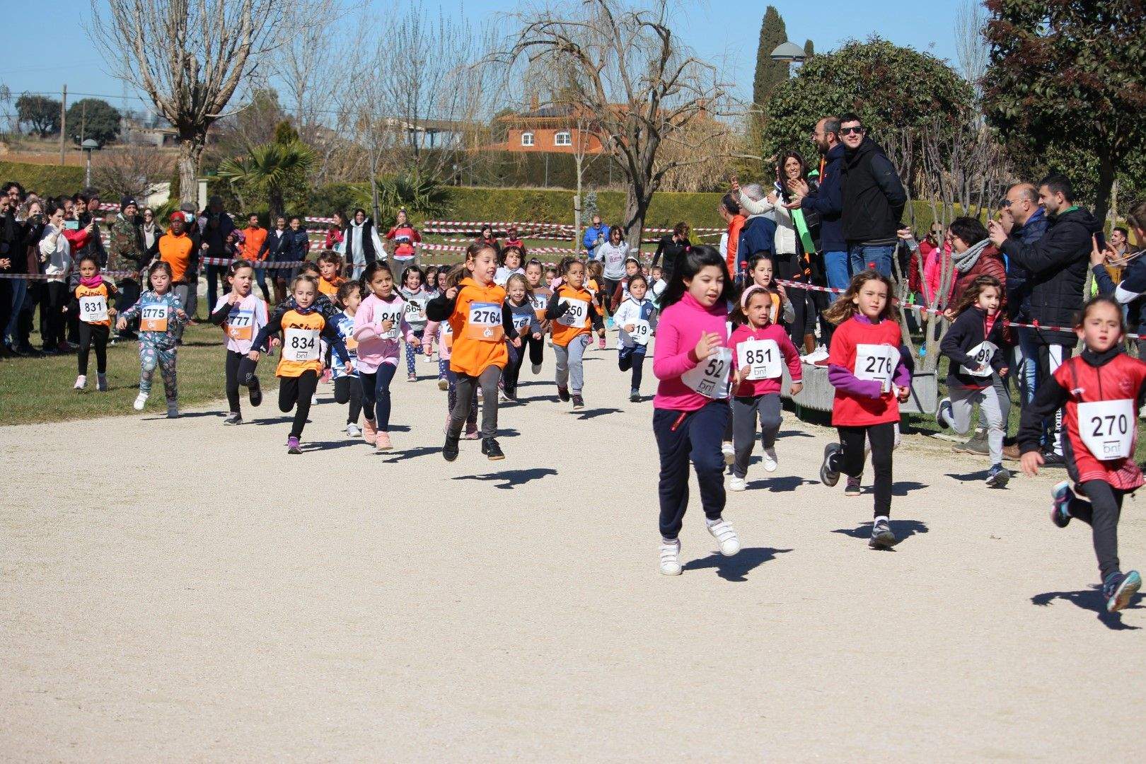 Prueba Popular de niñas en el Cros de Binéfar.