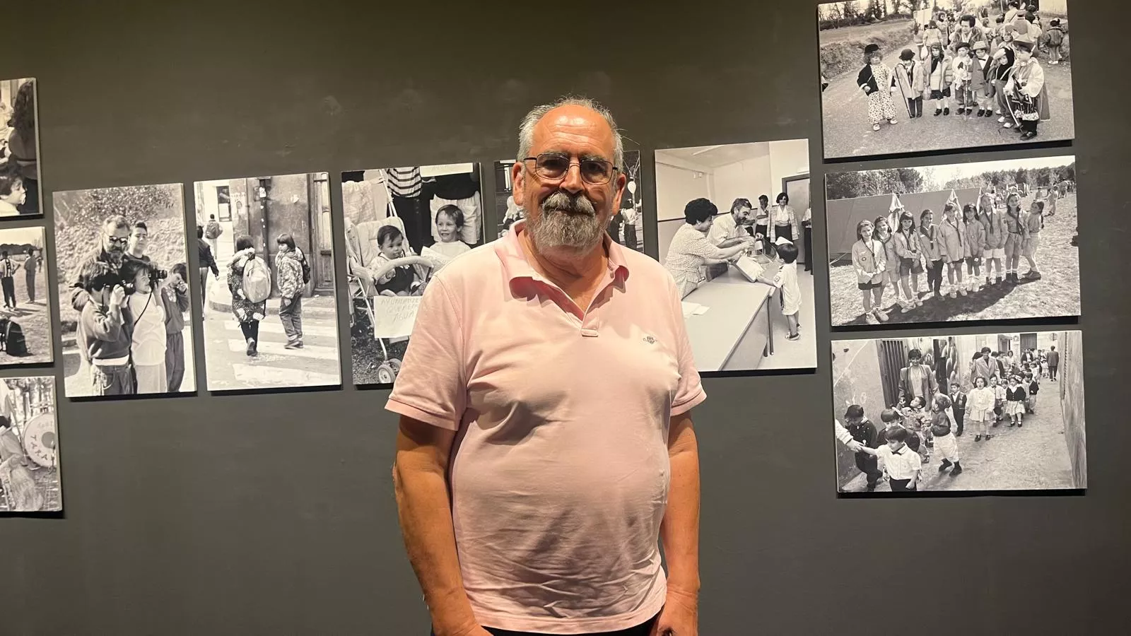 Víctor Ibáñez en su exposición 'Todos fuimos niños'. Foto Mercedes Manterola