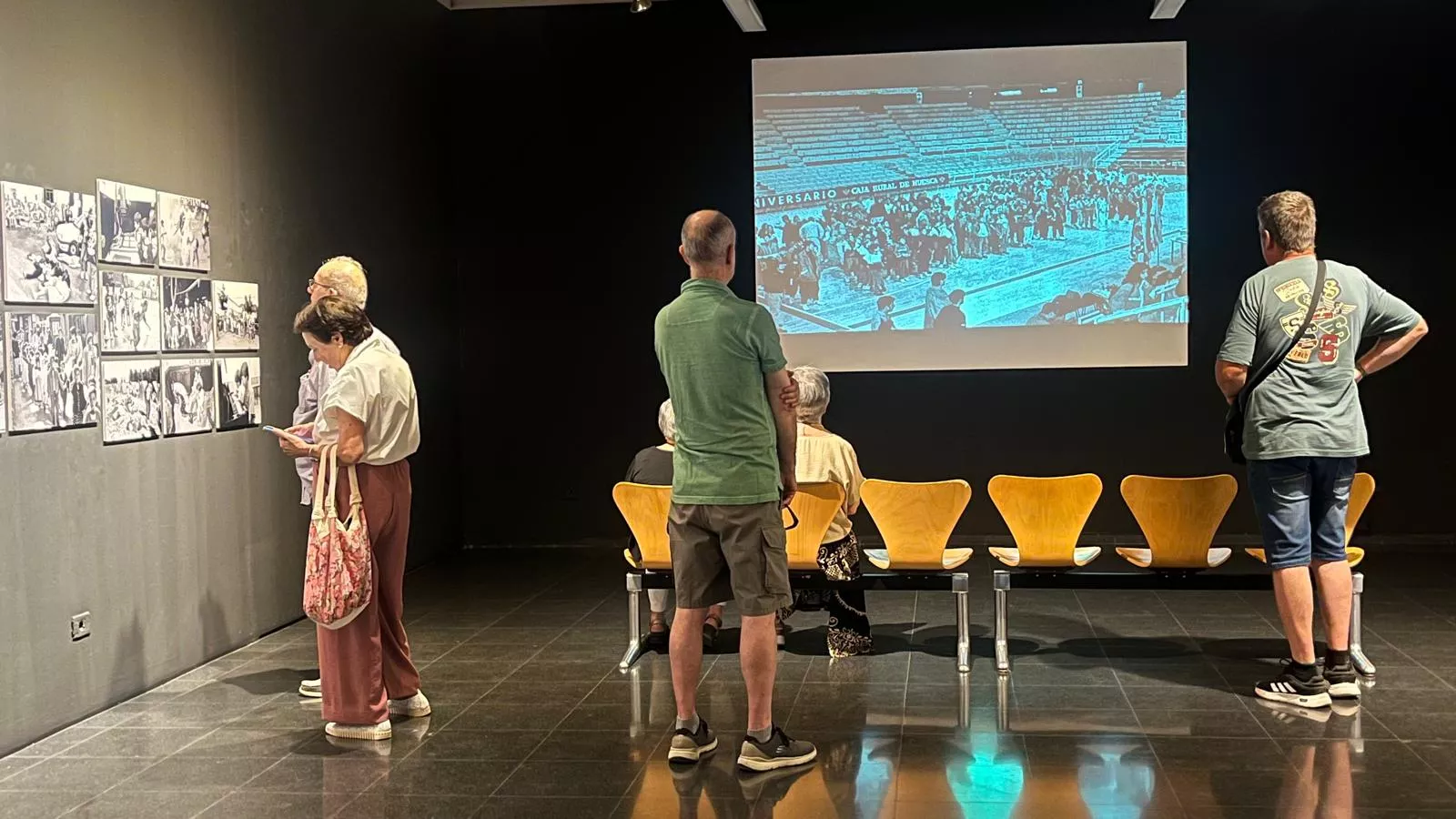 Exposición 'Todos fuimos niños' de Víctor Ibáñez. Foto Mercedes Manterola