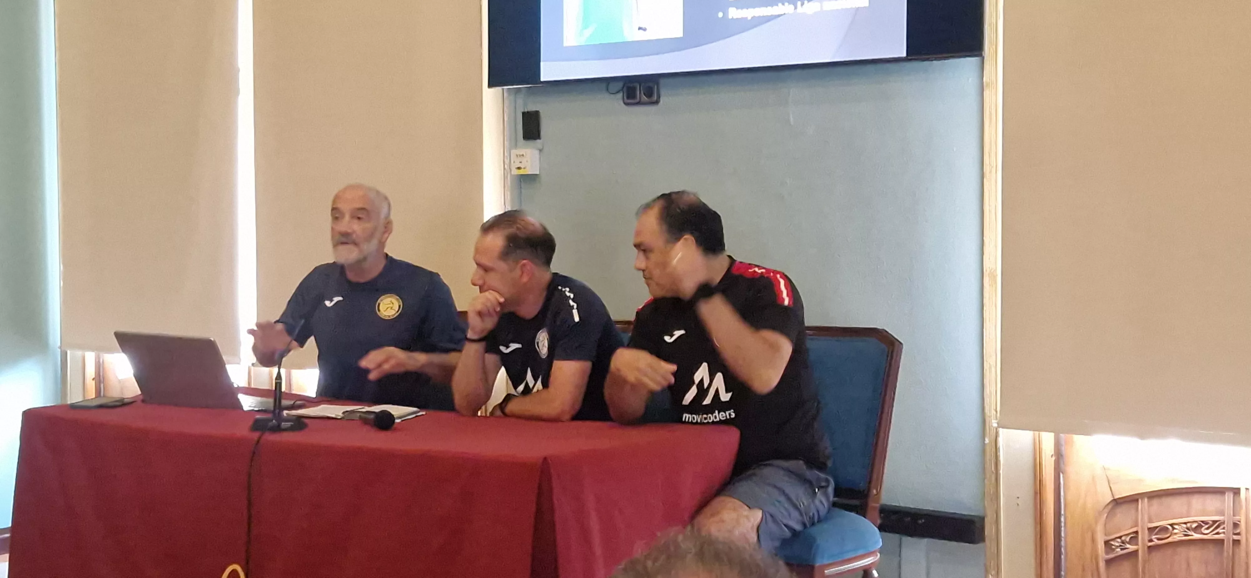 Ricardo Constante, Roberto Mollinedo y Luis Suárez en la presentación del Campus.