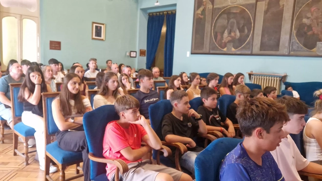 Aspecto que presentaba el Salón Azul del Casino. Aspecto que presentaba el Salón Azul del Casino.
