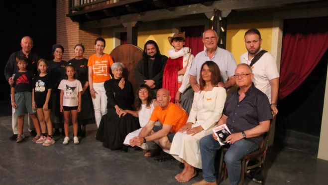 Estreno de 'Perra fiel' en el Corral de Comedias de Robres. Foto Carlos Neofato Estreno de 'Perra fiel' en el Corral de Comedias de Robres. Foto Carlos Neofato