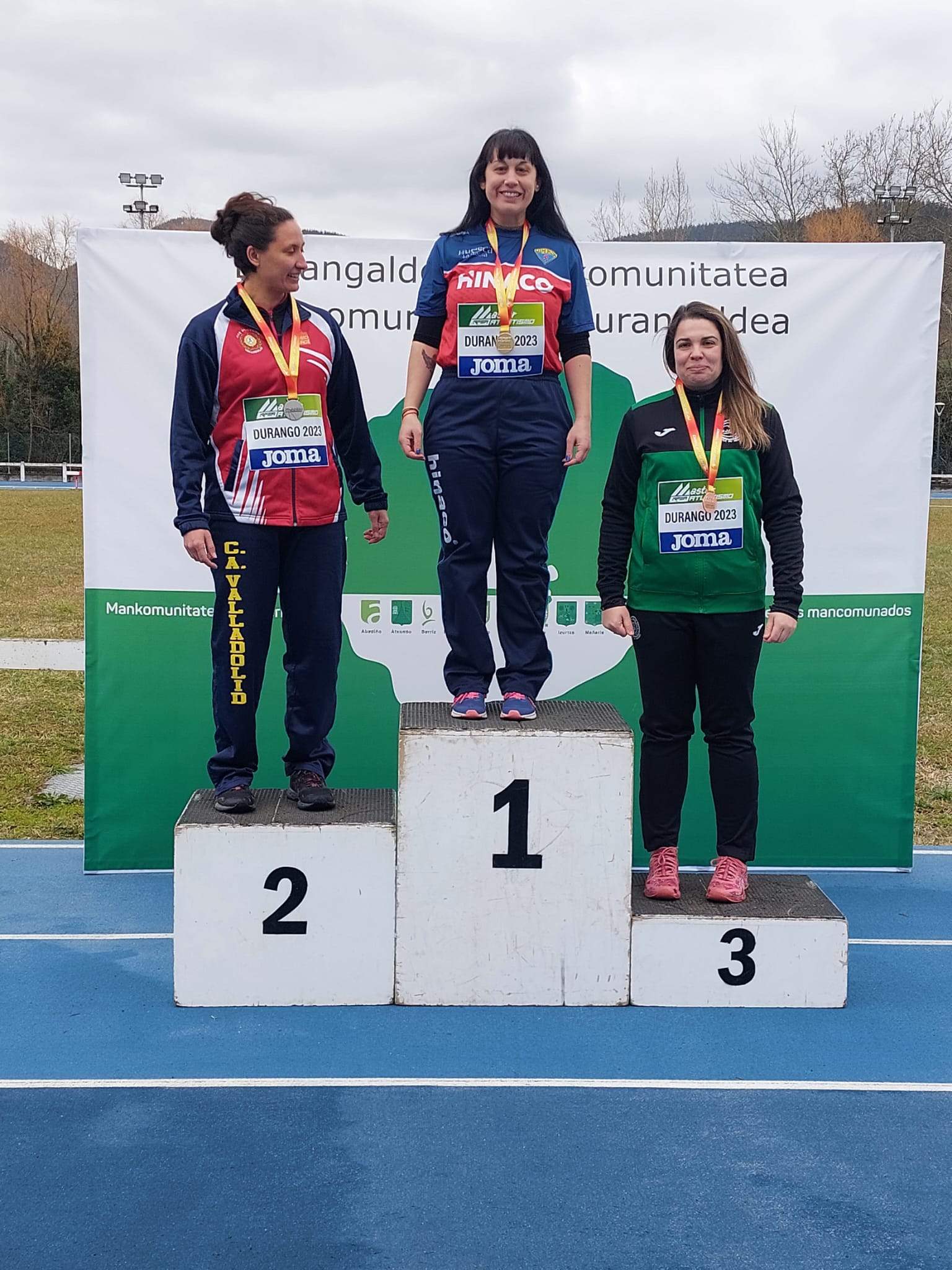 Imágenes del Campeonato de España de lanzamientos largos Master. Sandra García se subió dos veces a lo alto del podio.