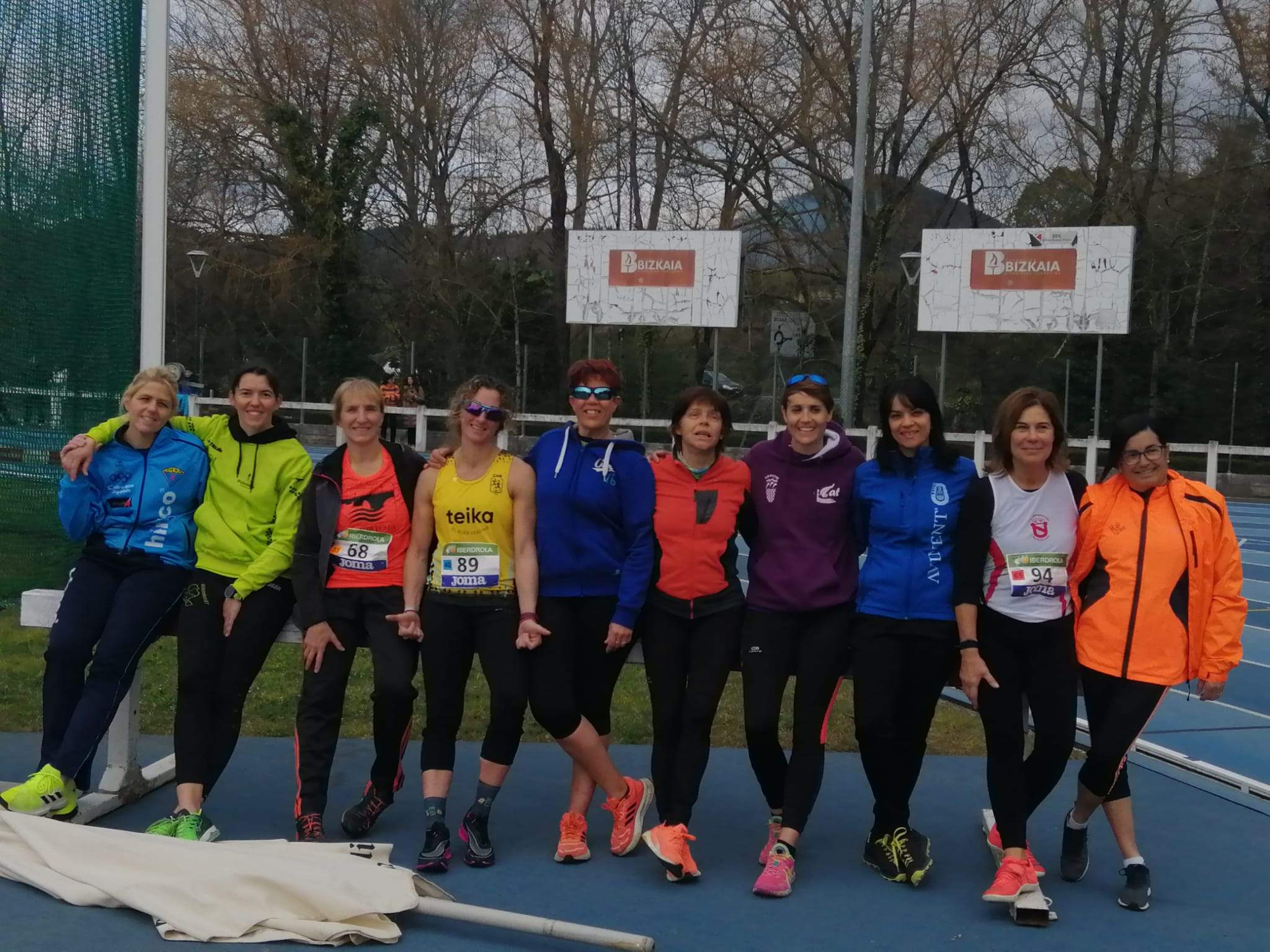 Imágenes del Campeonato de España de lanzamientos largos Master. Participantes en el concurso de Disco F35 en Durango