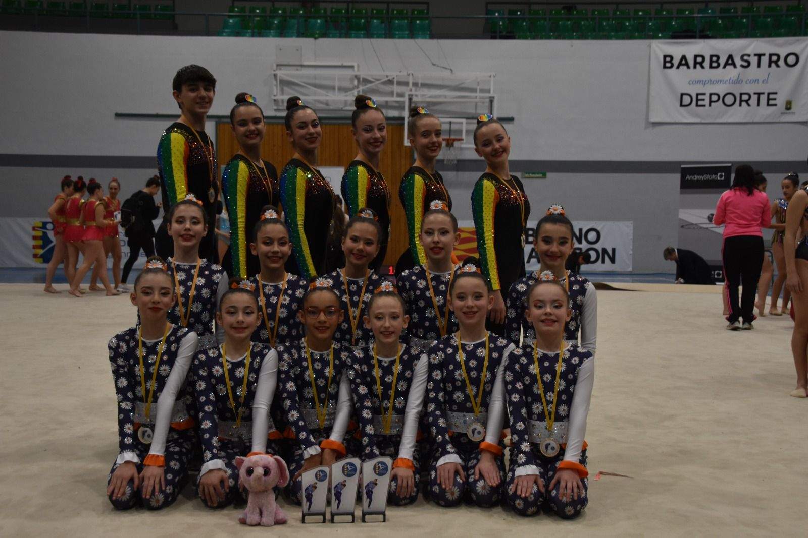 Imágenes del Trofeo Aragón Promoción de Gimnasia Rítmica. Conjuntos Base Club 90