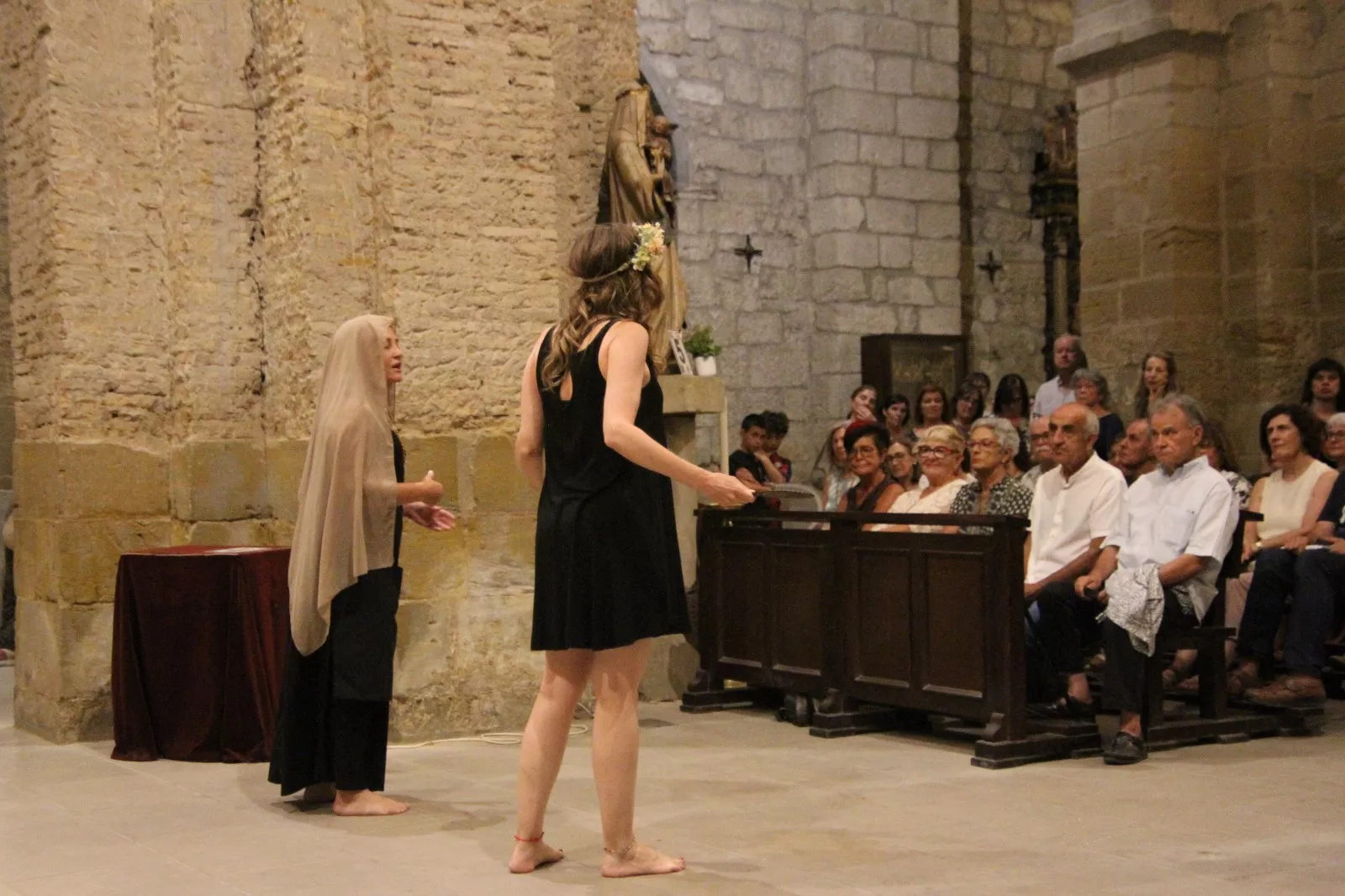 Deleites Diversos interpretando 'El gran teatro del mundo' en San Pedro el Viejo. Foto Carlos Neofato