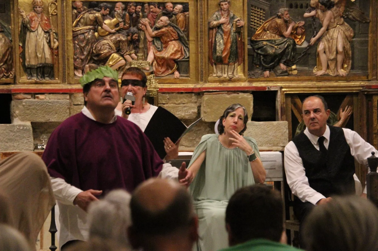 Deleites Diversos interpretando 'El gran teatro del mundo' en San Pedro el Viejo. Foto Carlos Neofato