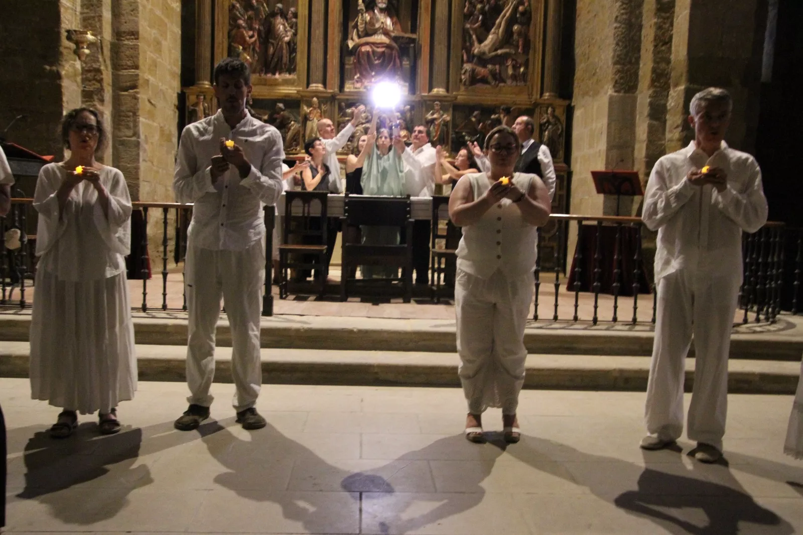 Deleites Diversos interpretando 'El gran teatro del mundo' en San Pedro el Viejo. Foto Carlos Neofato
