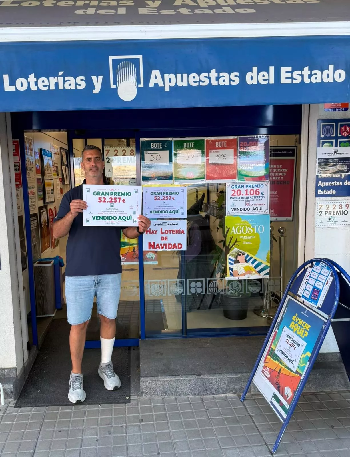 Jorge, en la administración de Loterías de la Avenida de Francia de Jaca