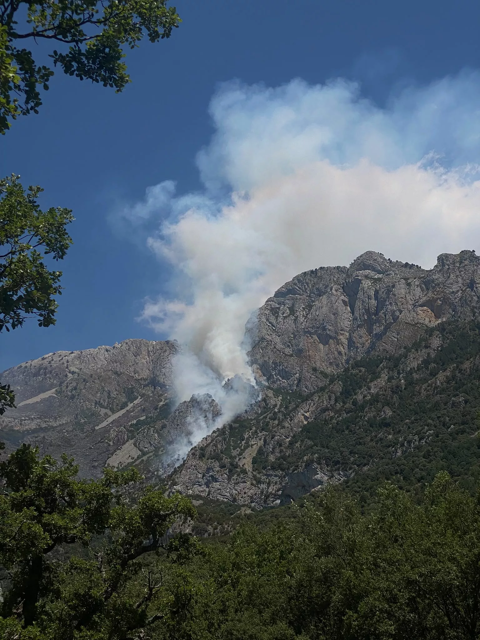Incendio en Peña Montañesa Incendio en Peña Montañesa