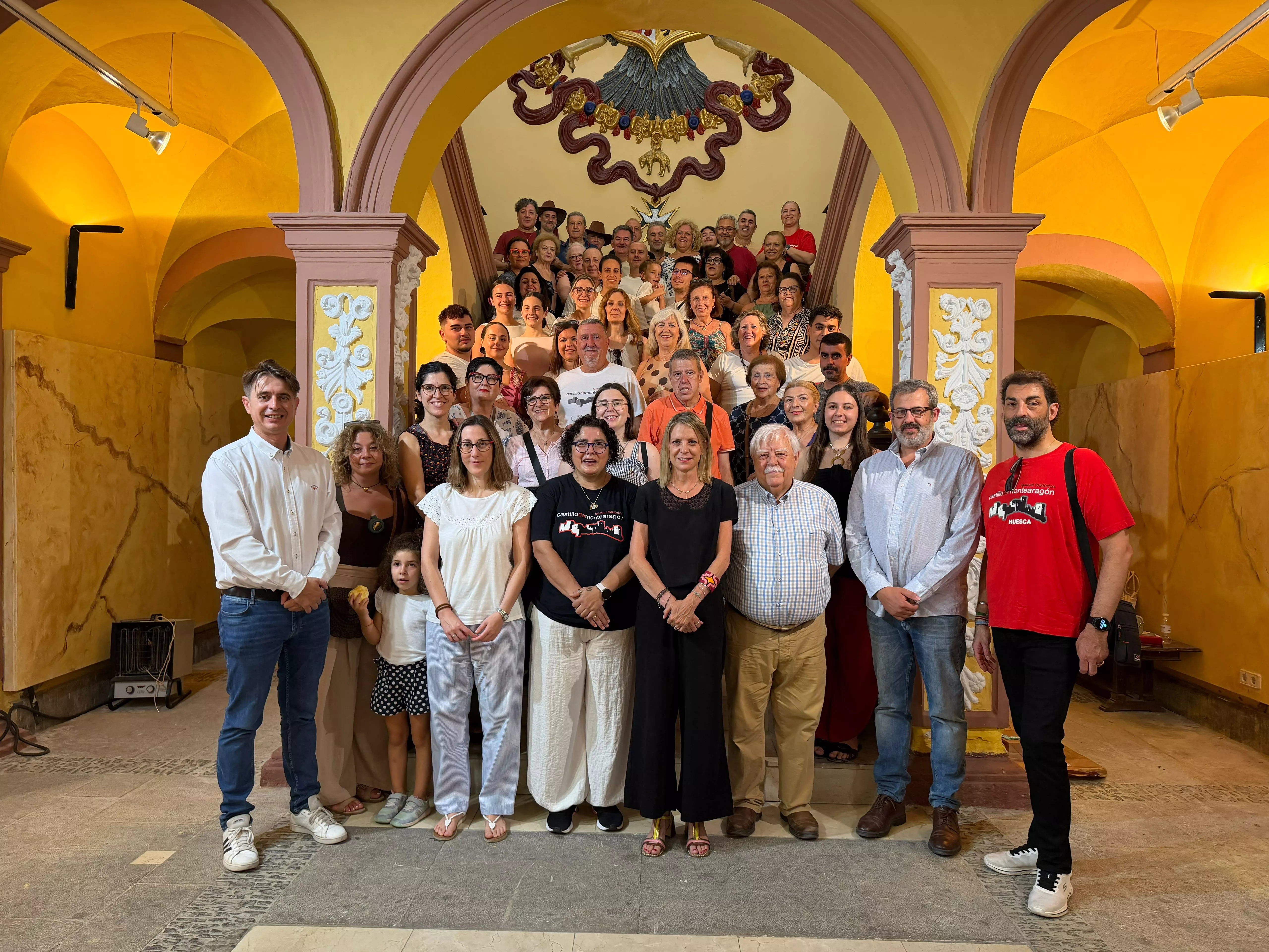 El XXVI Festival Folclórico Castillo de Montearagón arranca con la recepción oficial a los grupos participantes