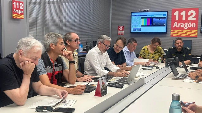 Reunión del CECOPI esta mañana en la sala de crisis del 112: Incendios en Huesca: el de Plan sigue activo, en Fiscal permanece estabilizado y la Peña Montañesa continúa bajo vigilancia Reunión del CECOPI esta mañana en la sala de crisis del 112: Incendios en Huesca: el de Plan sigue activo, en Fiscal permanece estabilizado y la Peña Montañesa continúa bajo vigilancia