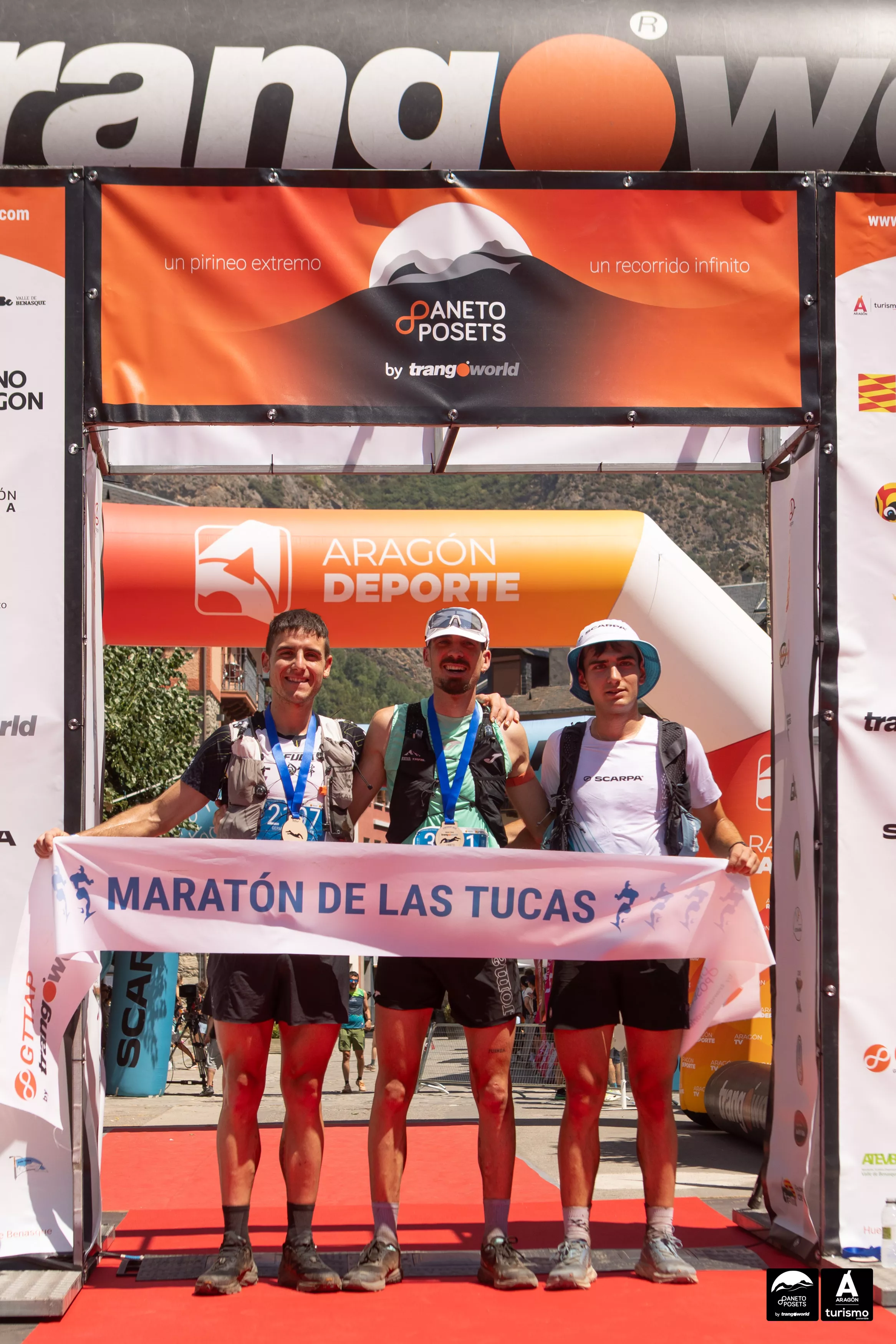 Podio masculino del Maratón de las Tucas 2026. Foto de Javier Barahona