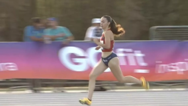 María Aso, liderando en solitario la carrera. María Aso, liderando en solitario la carrera.