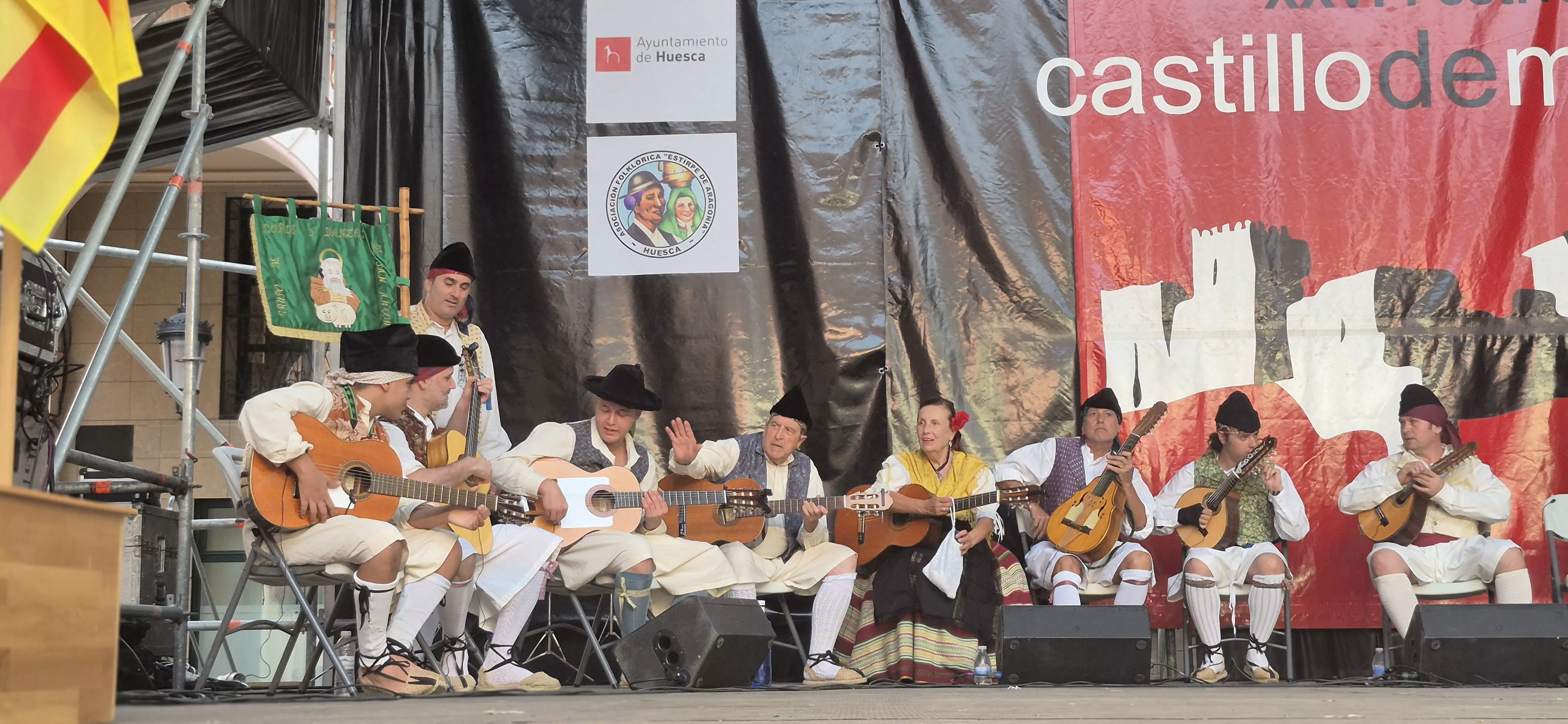 26 Festival Folklórico Castillo de Montearagón. Foto Myriam Martínez