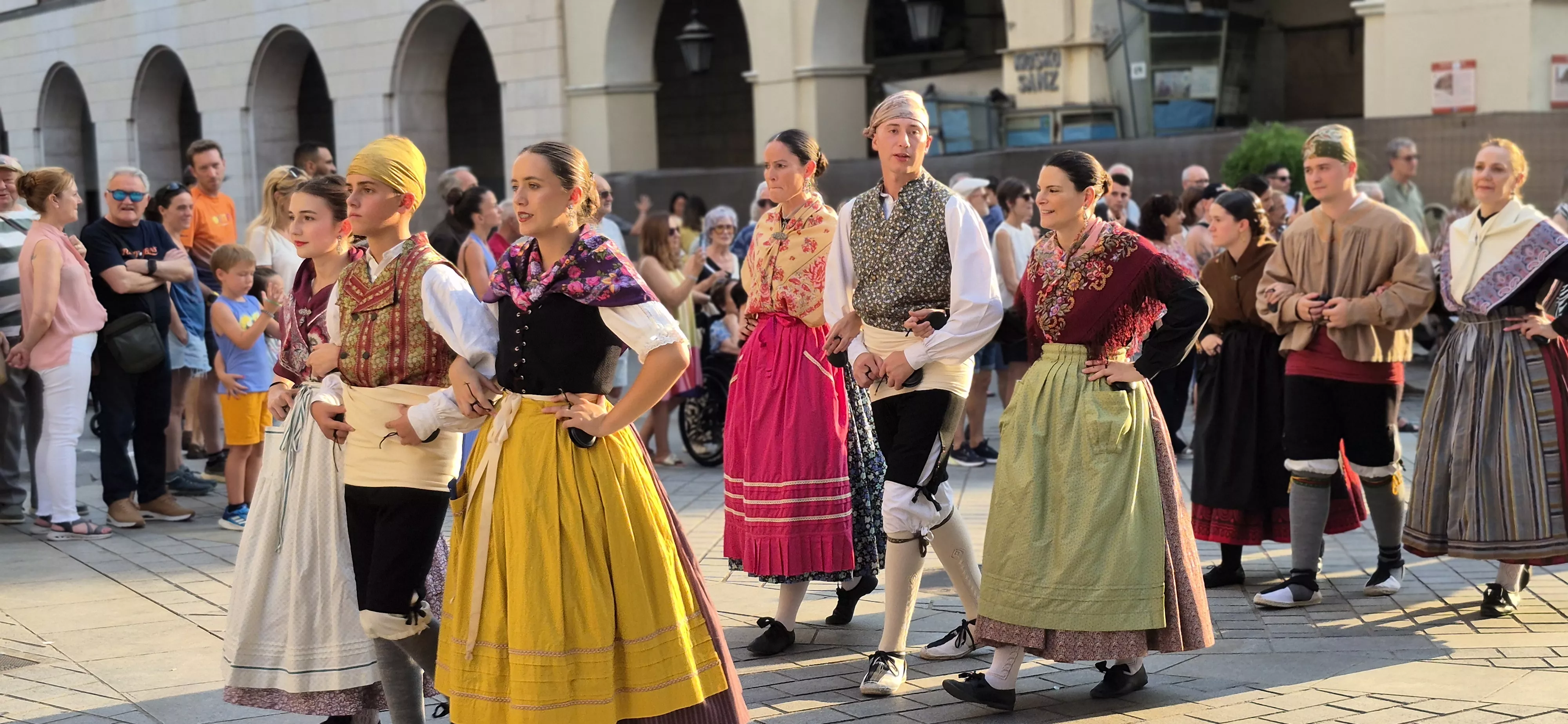 26 Festival Folklórico Castillo de Montearagón. Foto Myriam Martínez