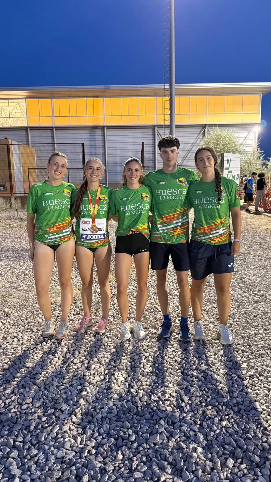 Quinteto zoitista en Albacete, con María Laguarta y su medalla segunda por la izquierda.