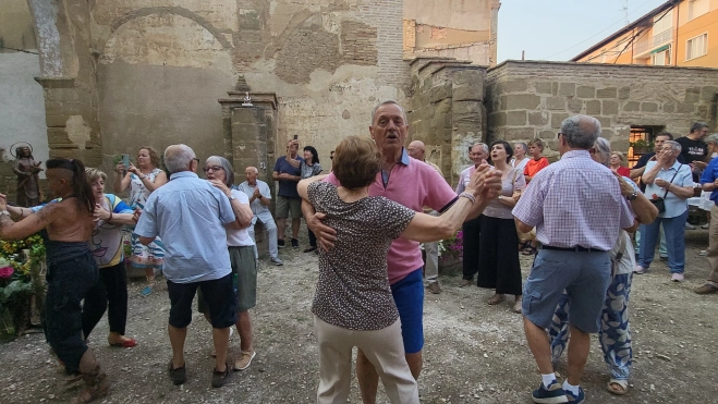 Animado final con baile en la fiesta de La Malena. Foto Mercedes Manterola Animado final con baile en la fiesta de La Malena. Foto Mercedes Manterola