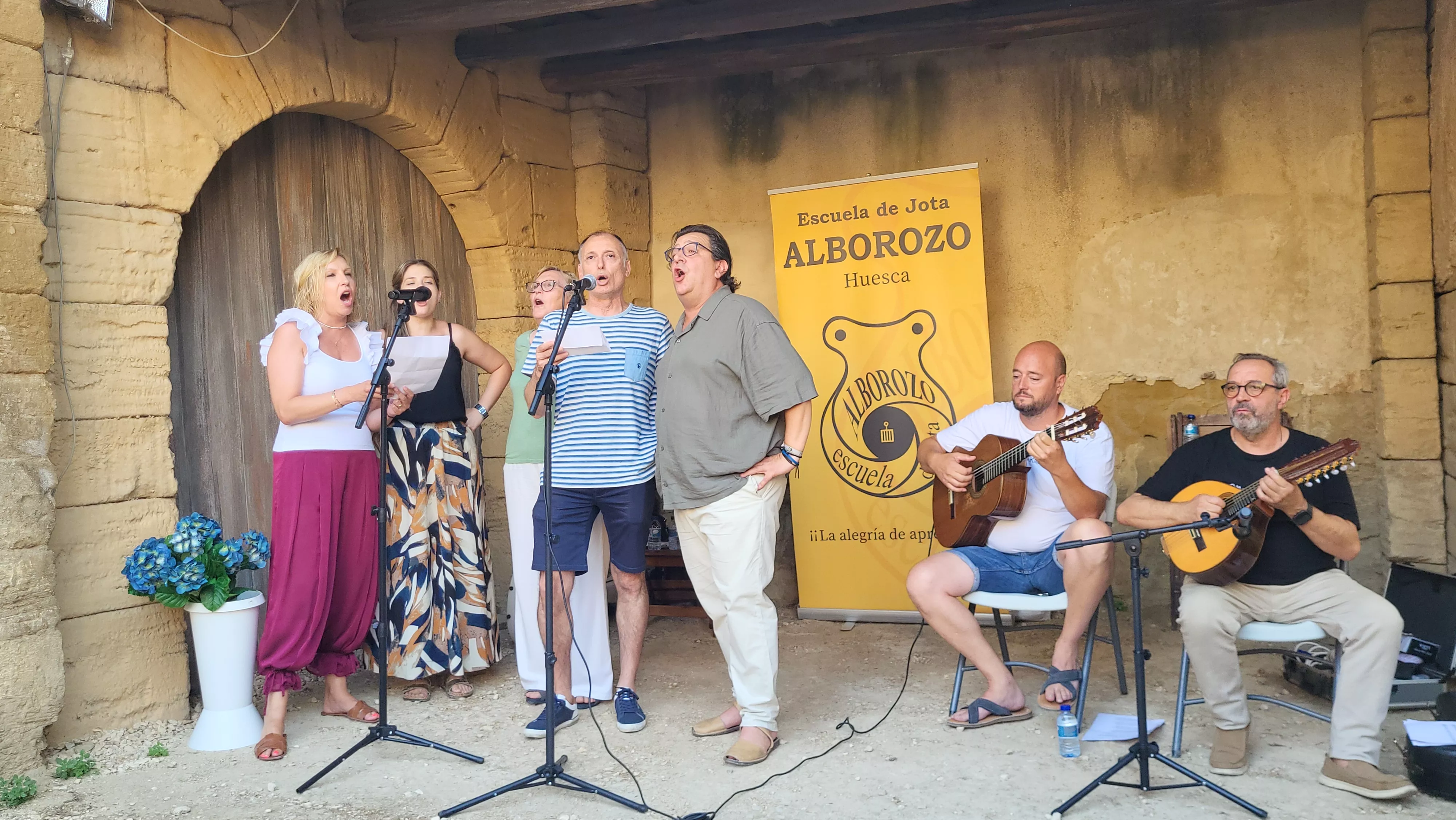 Celebración de la fiesta de La Malena en Huesca. Foto Mercedes Manterola