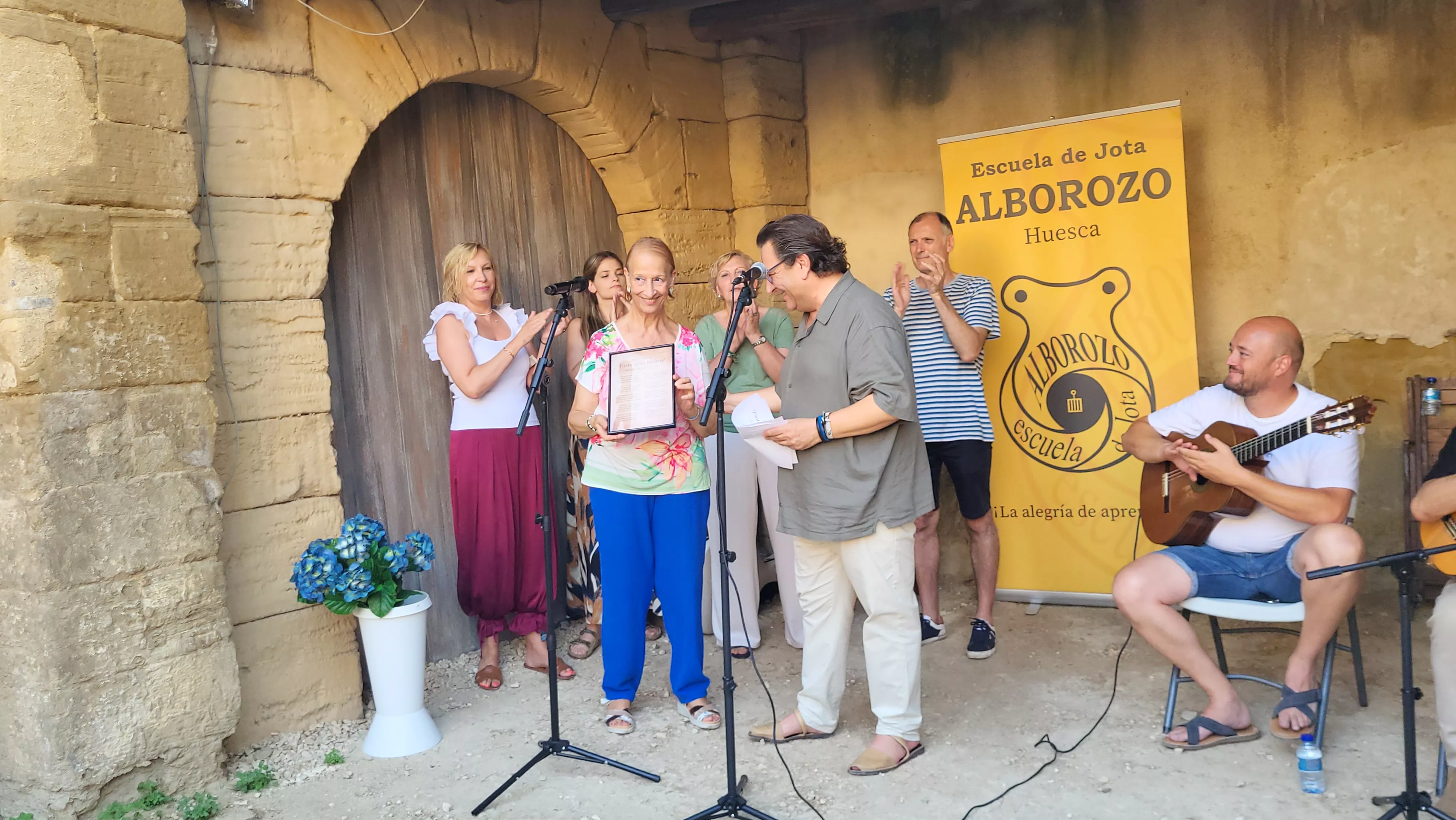 Celebración de la fiesta de La Malena en Huesca. Foto Mercedes Manterola