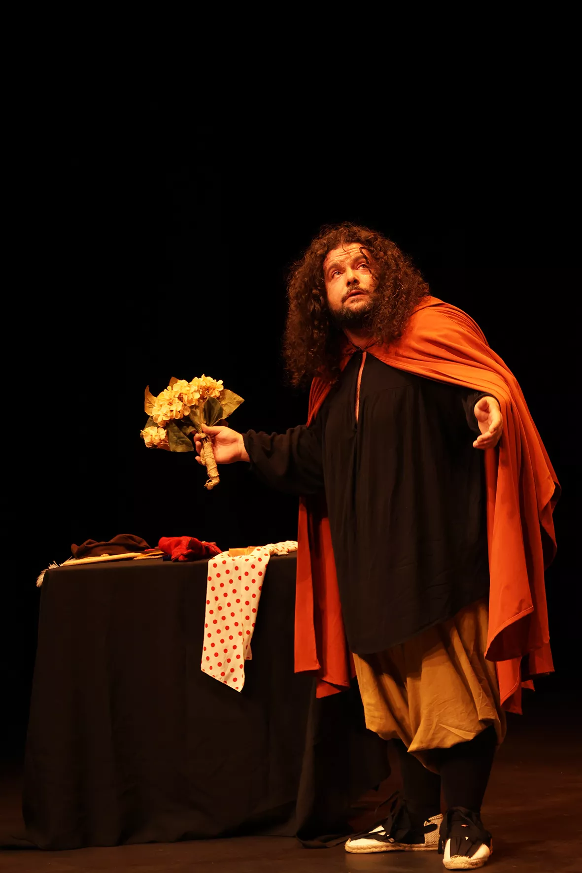 Teatro de Robres interpretó Celestina, el bulú.