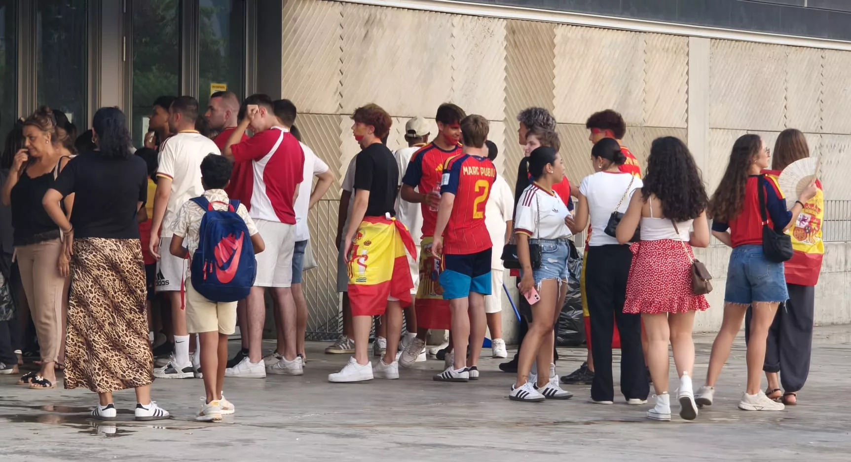 Animación en Huesca a la Selección Española en la final del Mundial. Foto María José Sampietro
