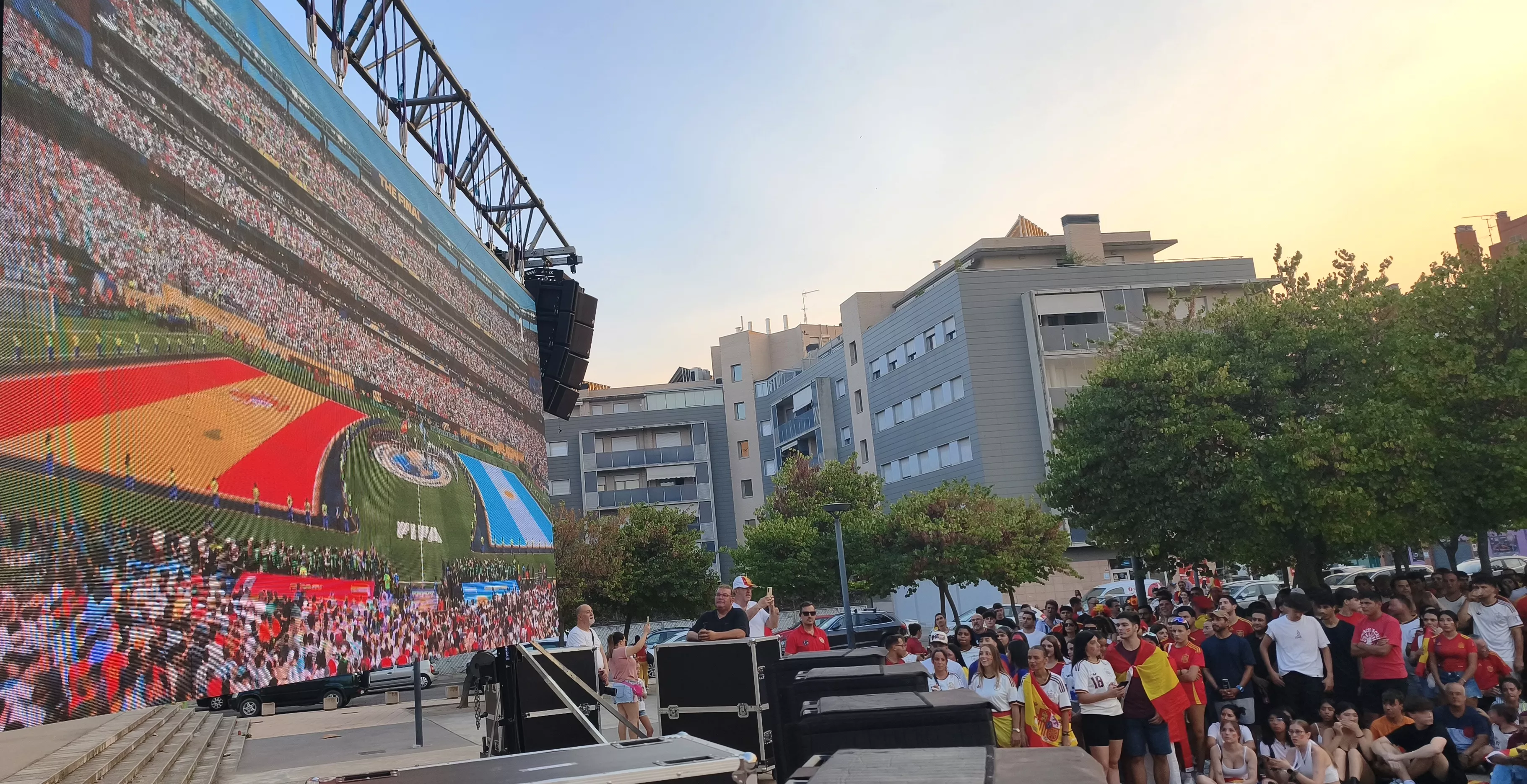 Animación en Huesca a la Selección Española en la final del Mundial. Foto María José Sampietro