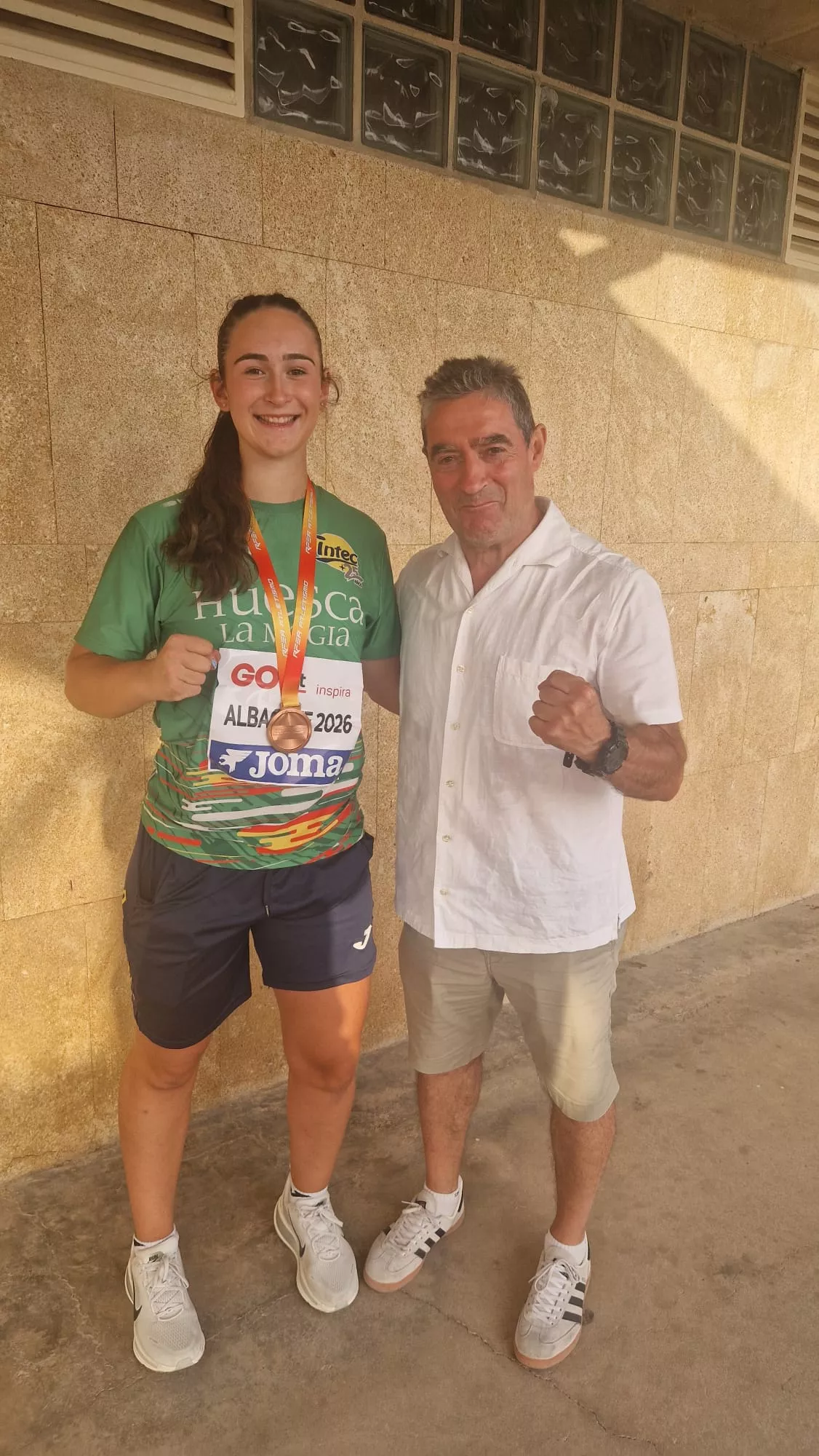 Belén Villarroya junto a su entrenador, Octavio Cotaina. Belén Villarroya junto a su entrenador, Octavio Cotaina.