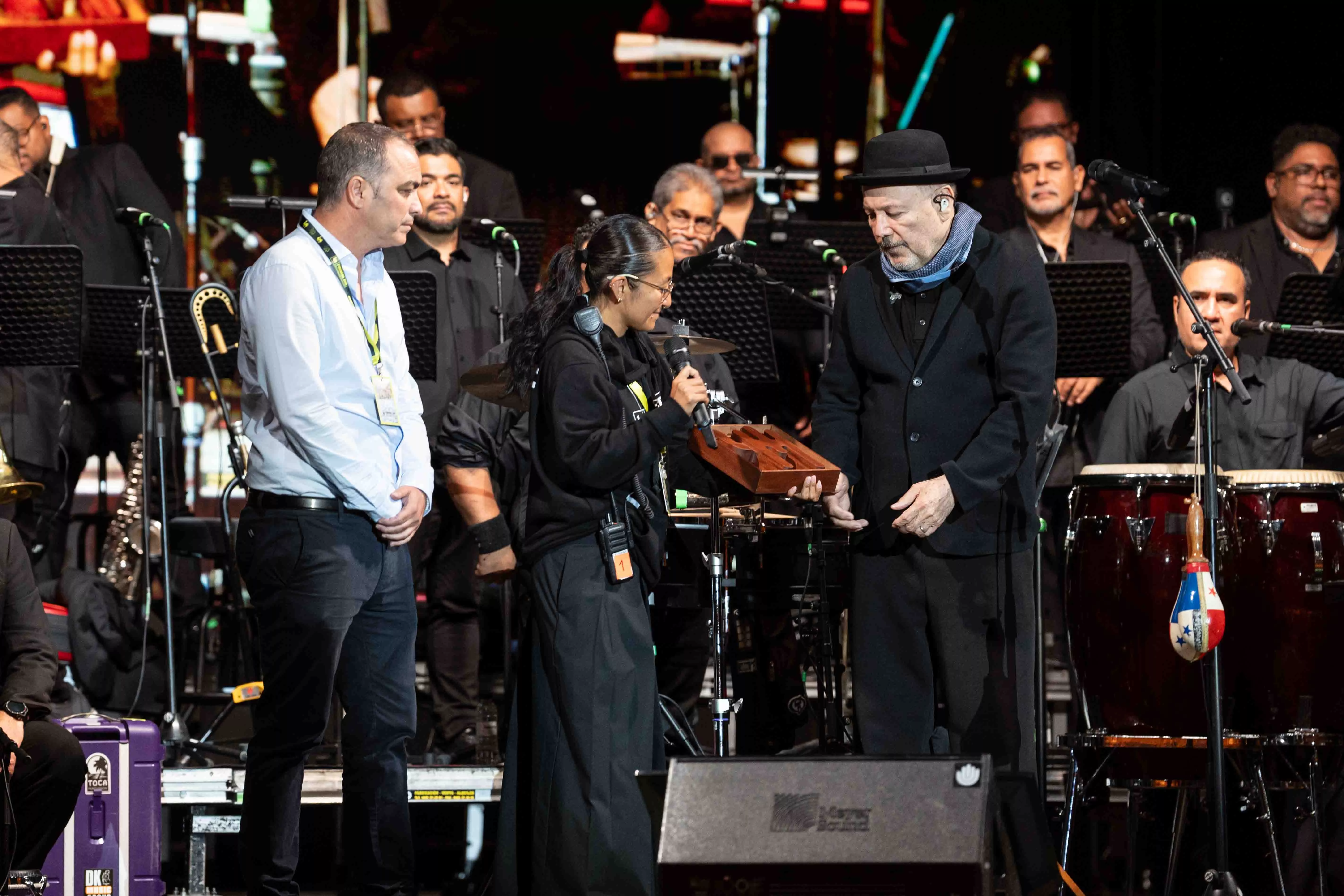 Rubén Blades, Monsieur Periné y Melanie Santiler en Pirineos Sur. Foto Pilar Villuendas