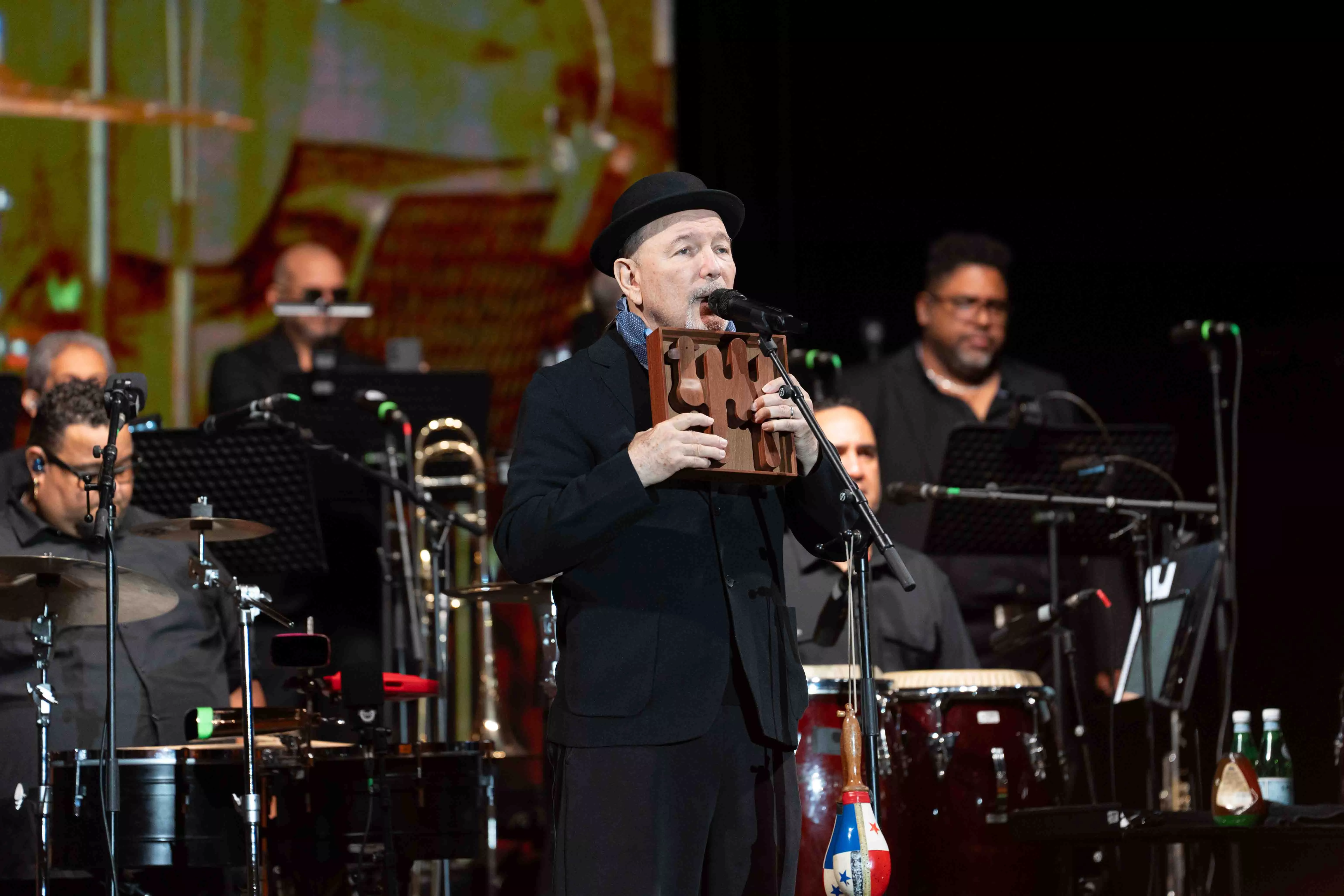 Rubén Blades, Monsieur Periné y Melanie Santiler en Pirineos Sur. Foto Pilar Villuendas