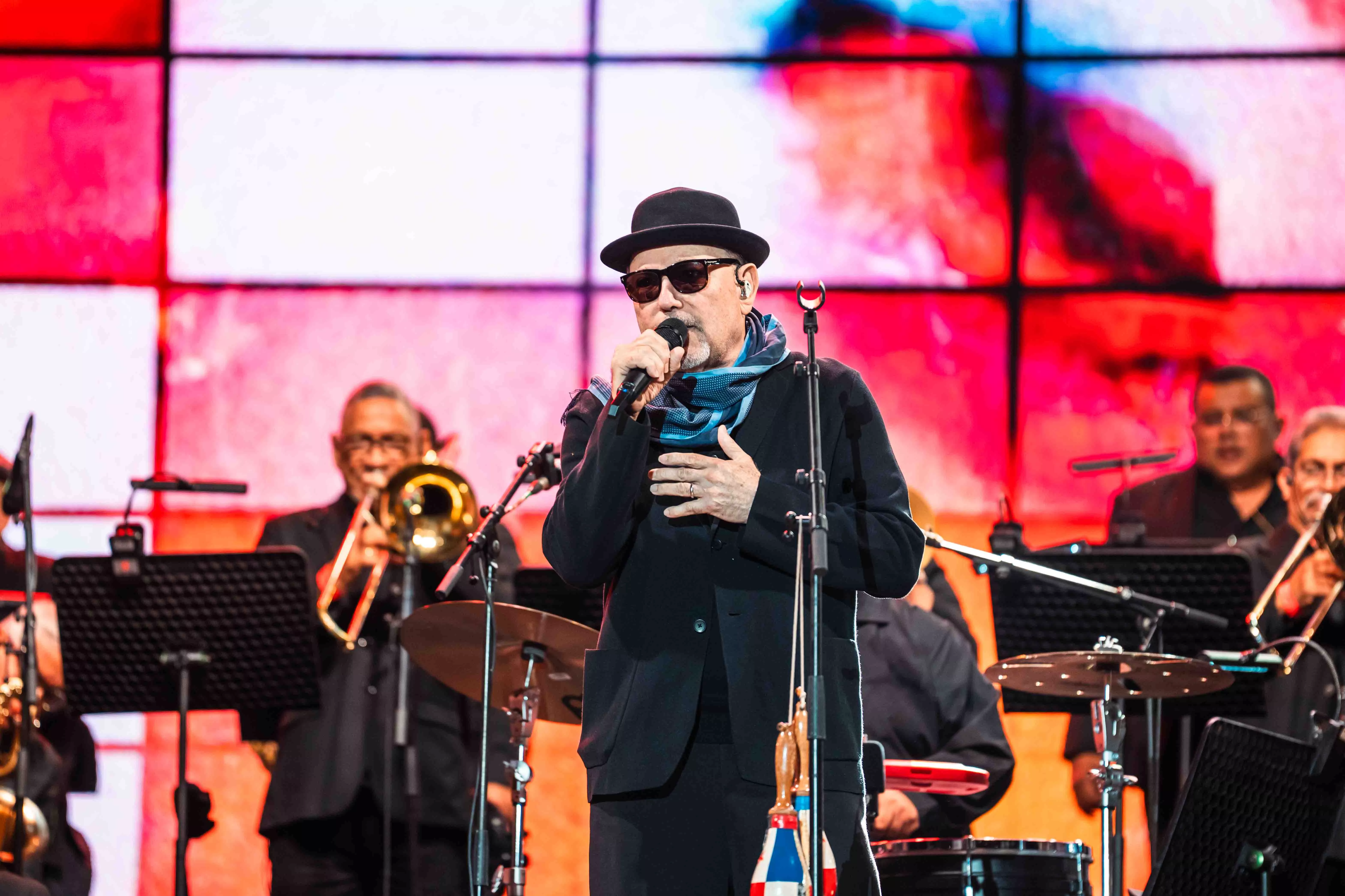 Rubén Blades, Monsieur Periné y Melanie Santiler en Pirineos Sur. Foto Pilar Villuendas