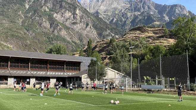 Sesión de entrenamiento este lunes en Benasque. Sesión de entrenamiento este lunes en Benasque.