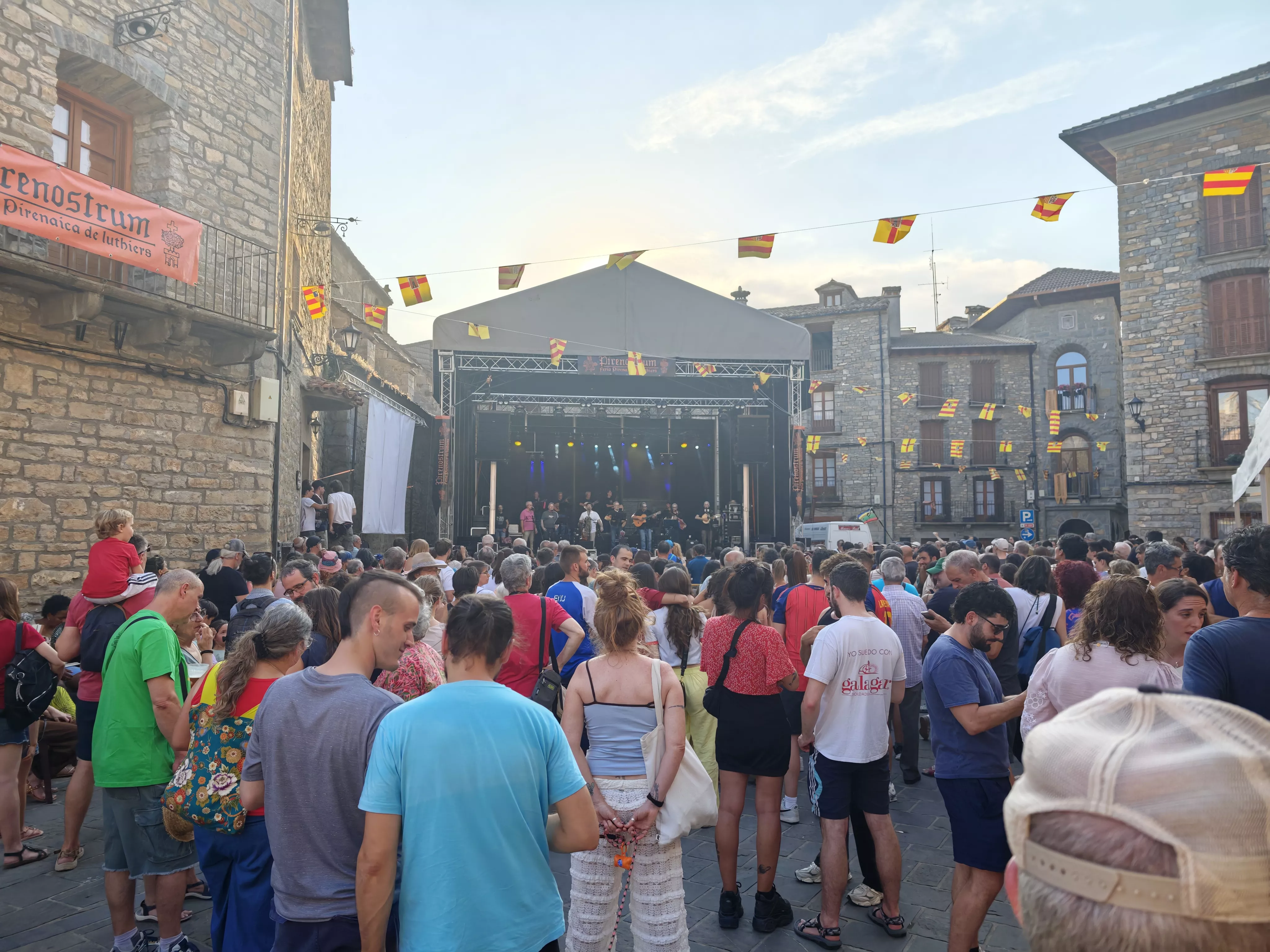 Pirenostrum reafirma a Boltaña como referente de la música tradicional y la luthería tras una exitosa XIV edición.