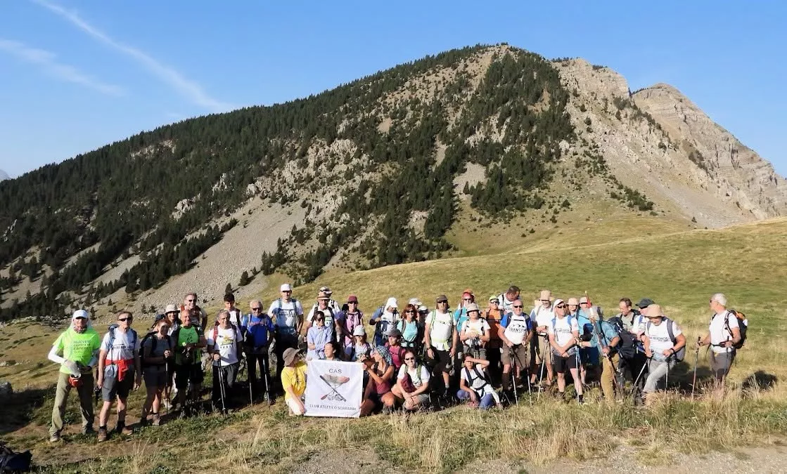 FOTO GRUPAL EN COLLADO CRUZ DE GUARDIA. Ascensión a Punta Suelza