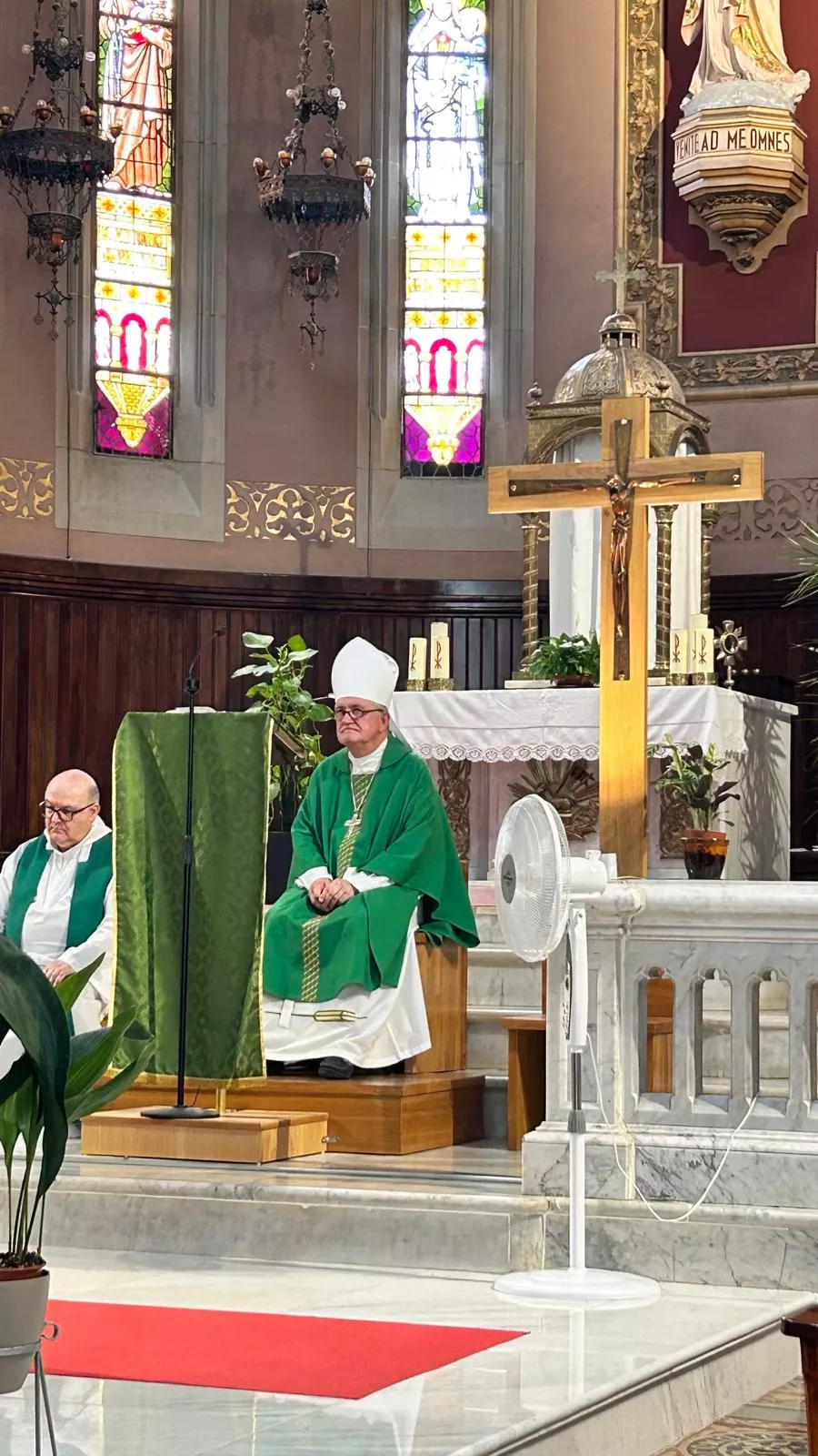 Monseñor Ángel Pérez Pueyo en el templo de la Reparación en Tortosa