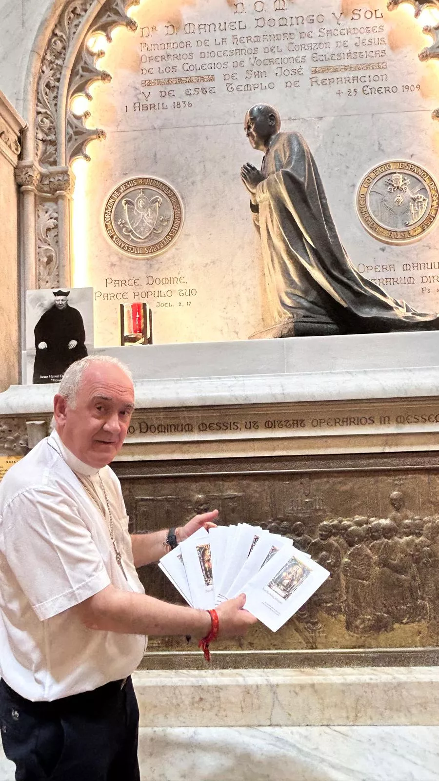 Monseñor Ángel Pérez Pueyo en el templo de la Reparación en Tortosa