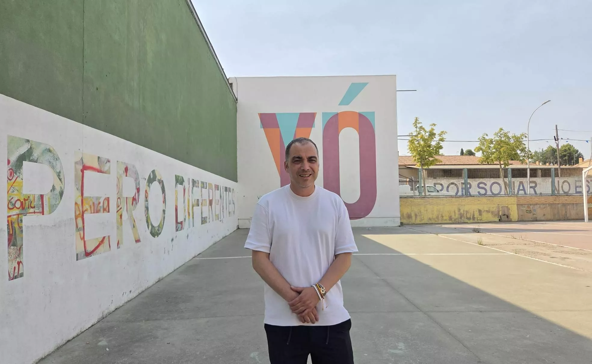 Carlos Sampériz en la zona del IES Montes negros donde se construirá el edificio para la FP de Farmacia y Parafarmacia