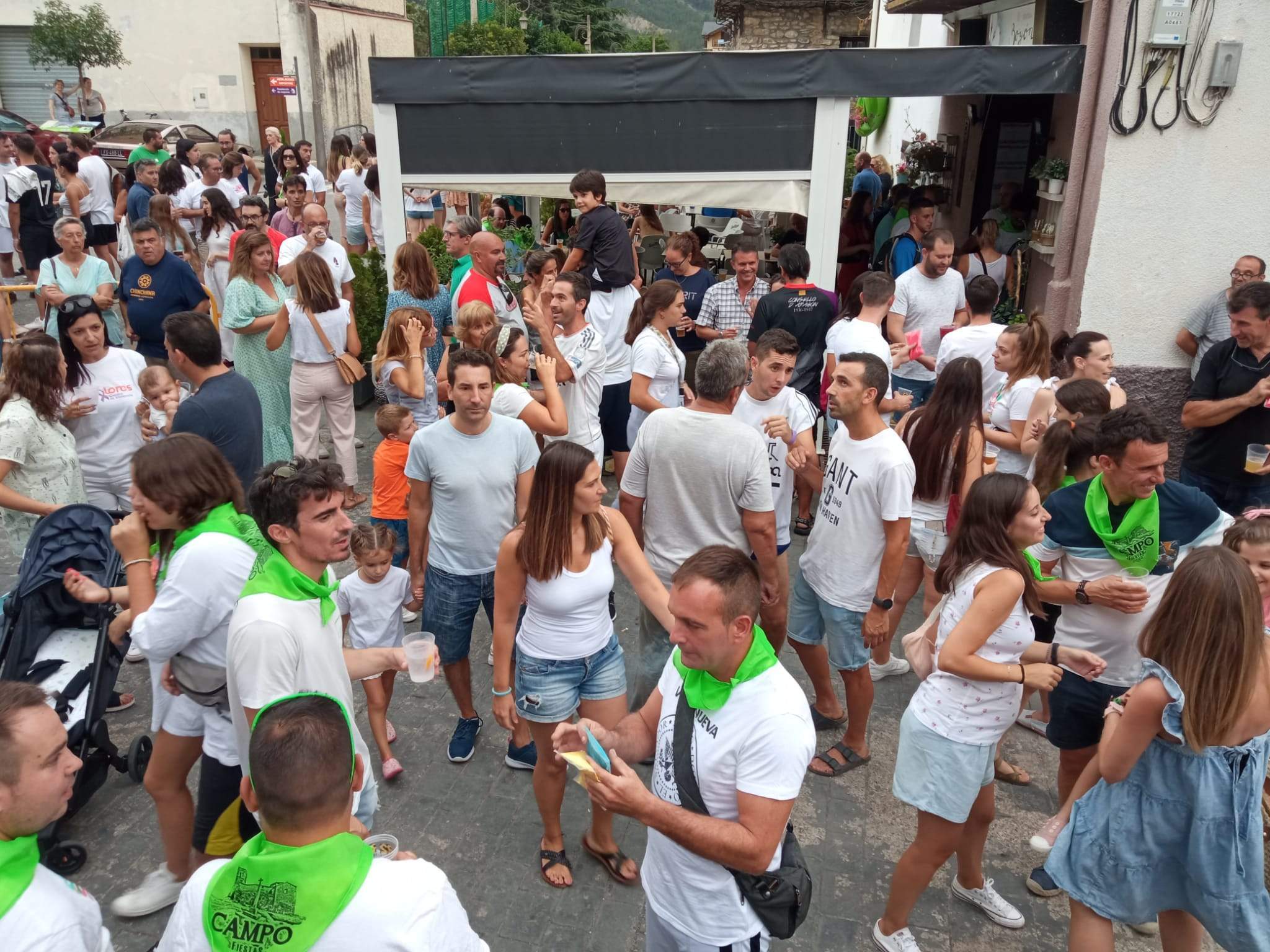 Ambiente en las fiestas de Campo