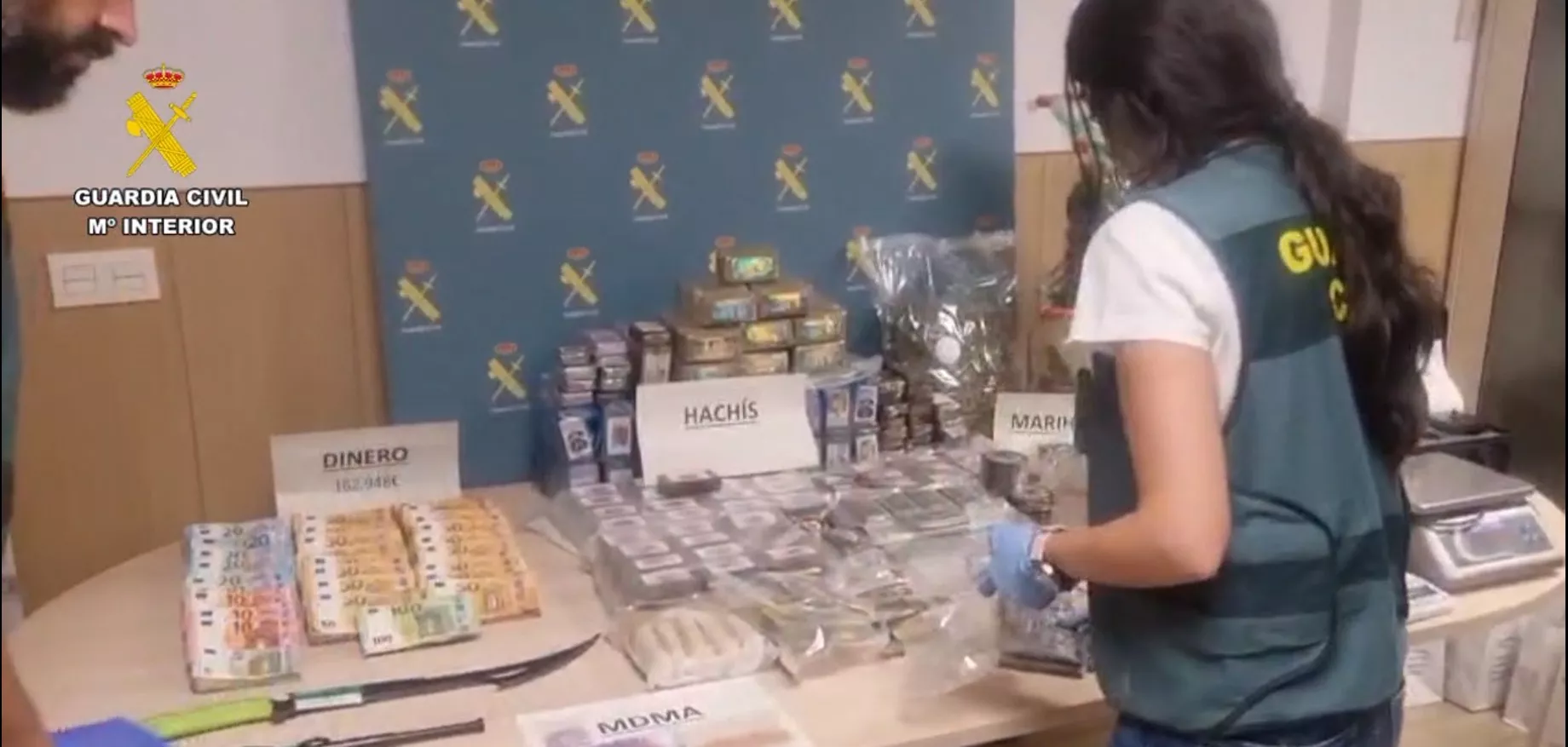 Material requisado en la operación de la Guadia Civil con 19 detenidos