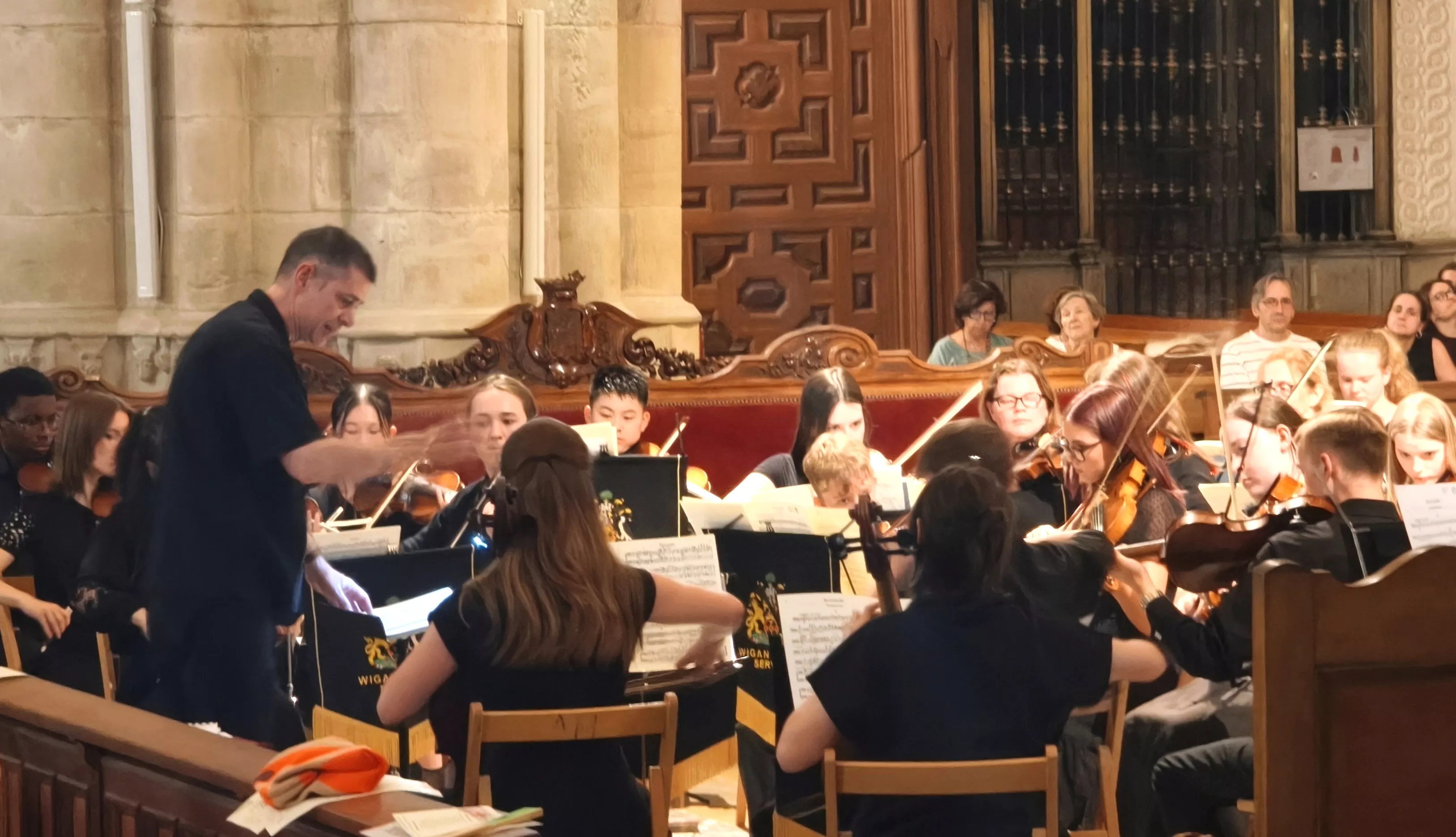 Concierto de la Joven Orquesta Sinfónica de Wigan en la Catedral de Huesca. Foto María José Sampietro